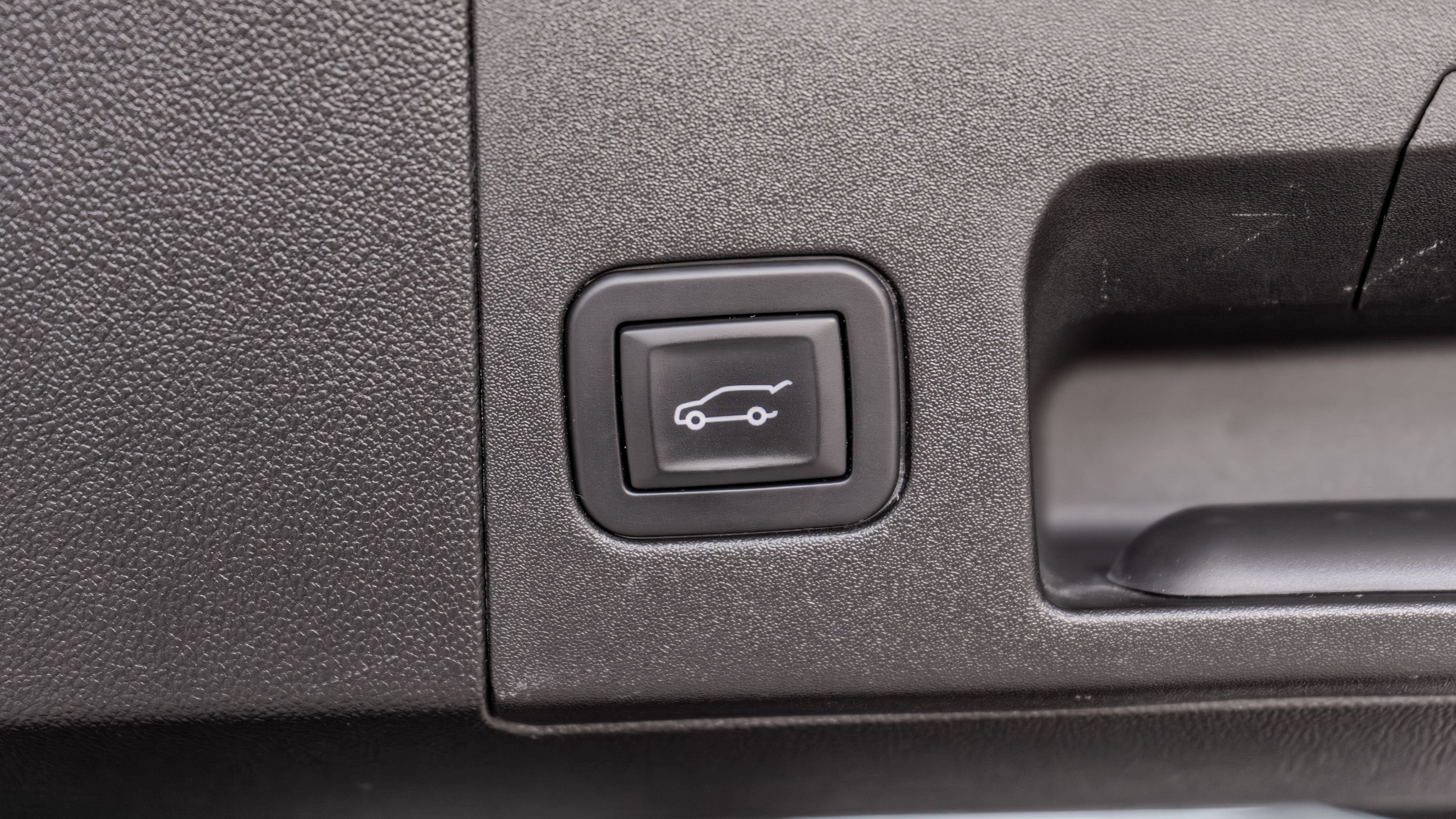 Used 2018 Cadillac XT5 FWD w/ LPO, Wheel Lock Package image 36