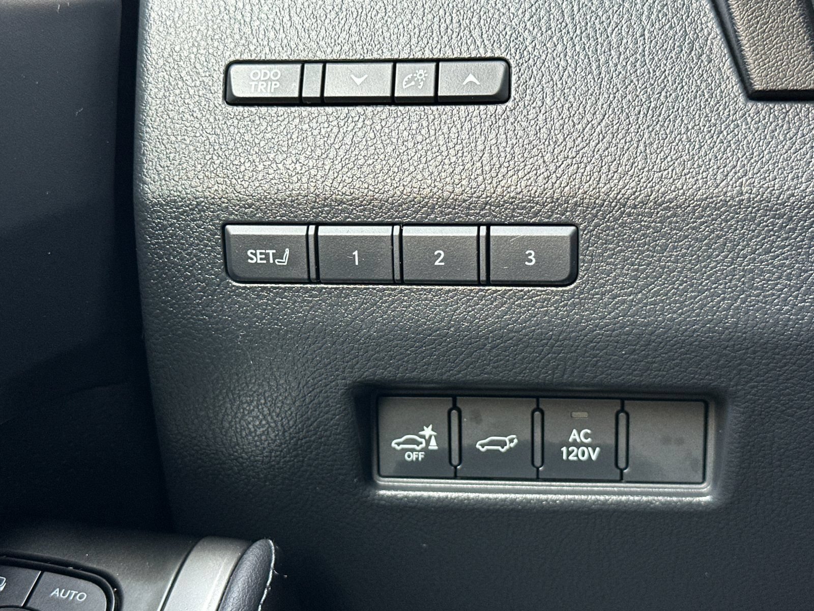 Used 2025 Lexus GX 550 w/ Accessory Package (31) AWD/4WD image 33