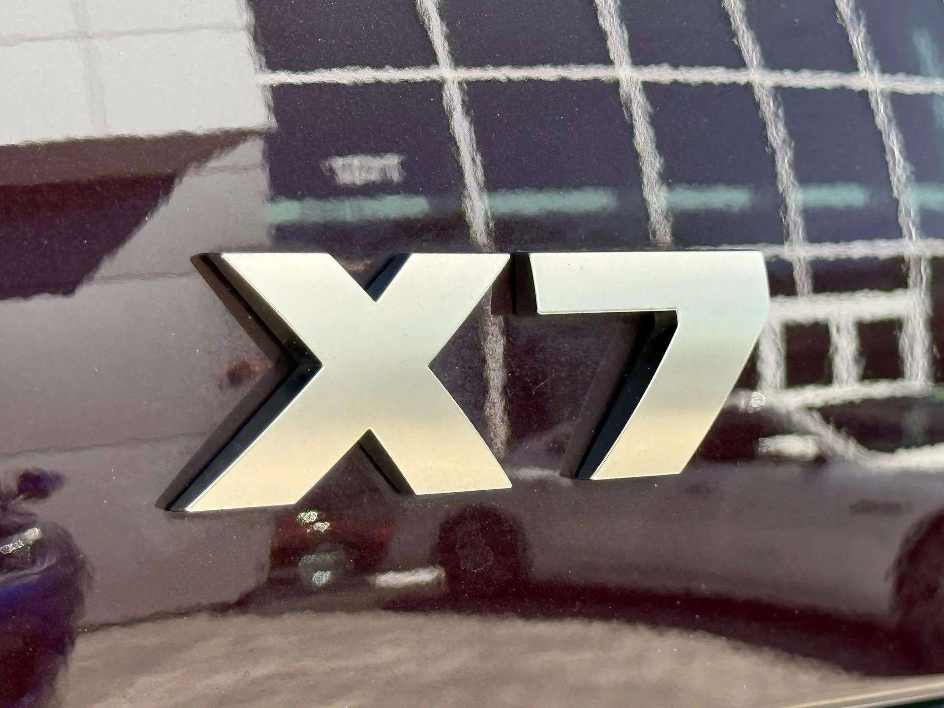 Used 2022 BMW X7 M50i image 23