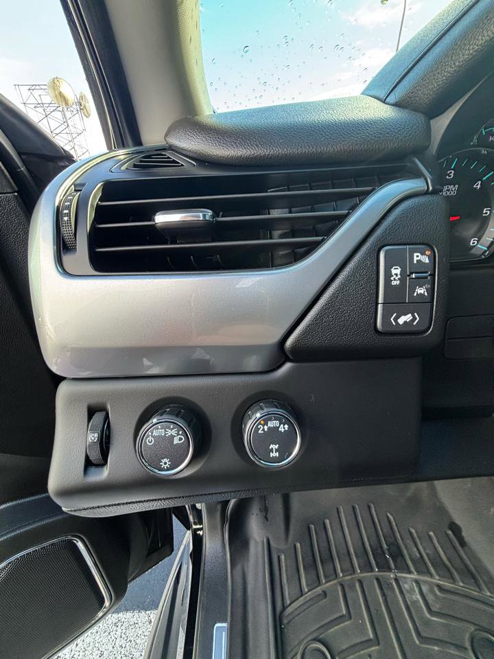 Used 2019 Chevrolet Suburban LT AWD/4WD image 13