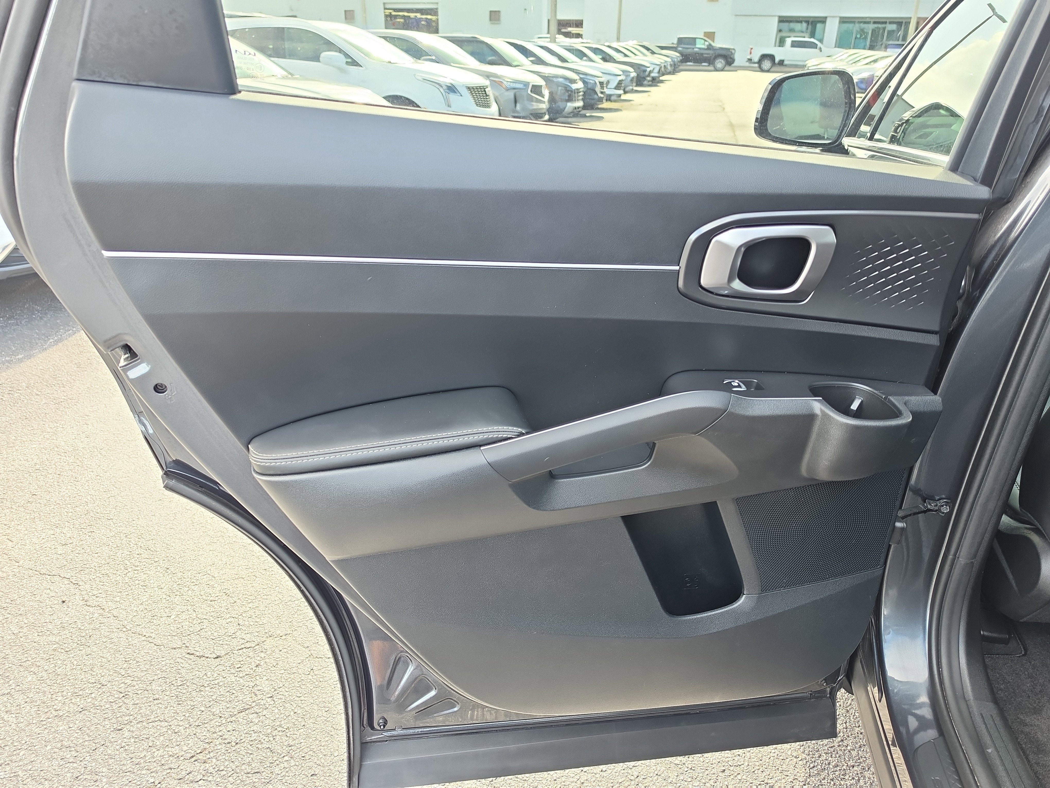 Used 2024 Kia Sorento S FWD image 12