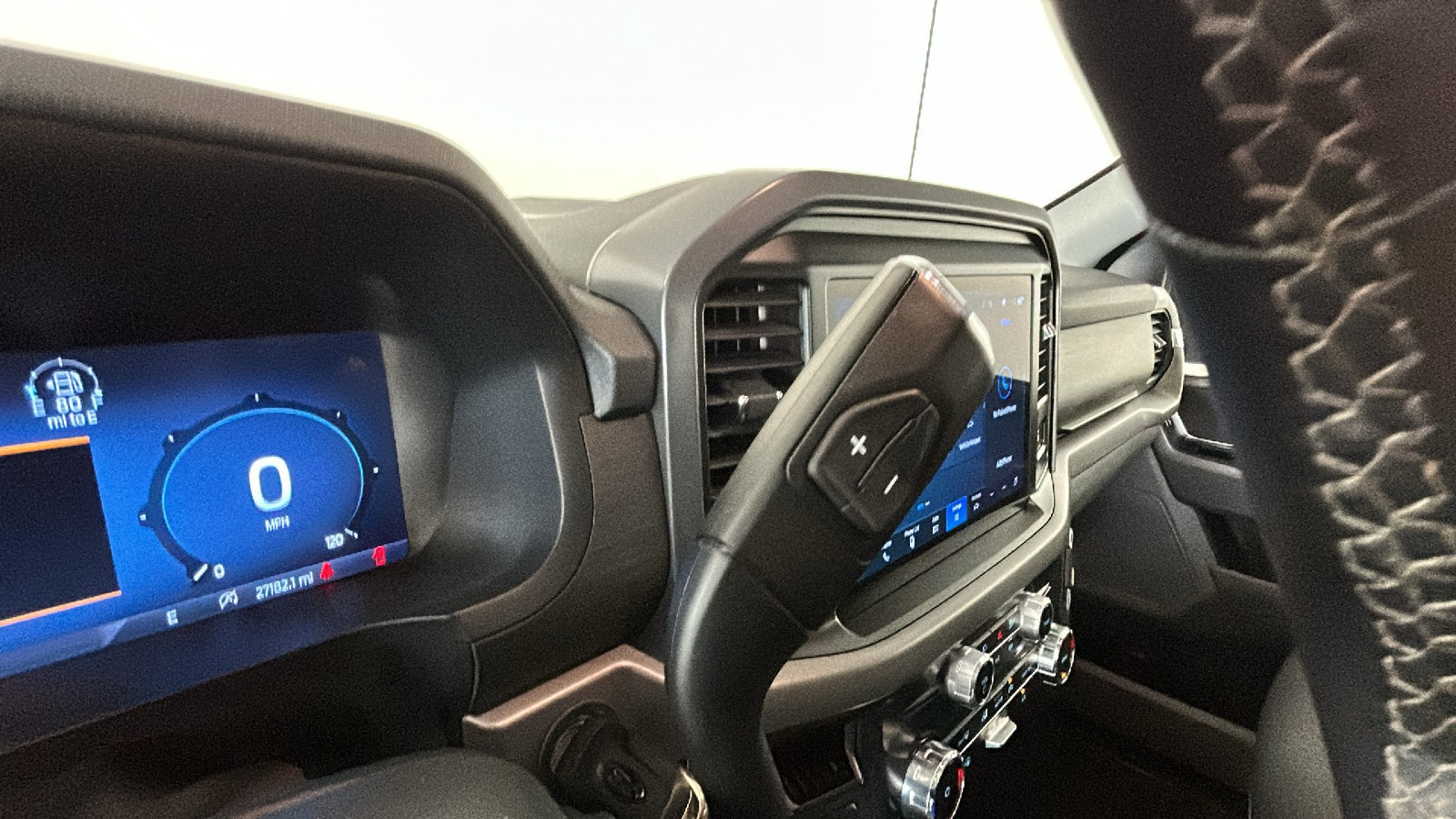 Used 2025 Ford F150 XLT AWD/4WD image 24