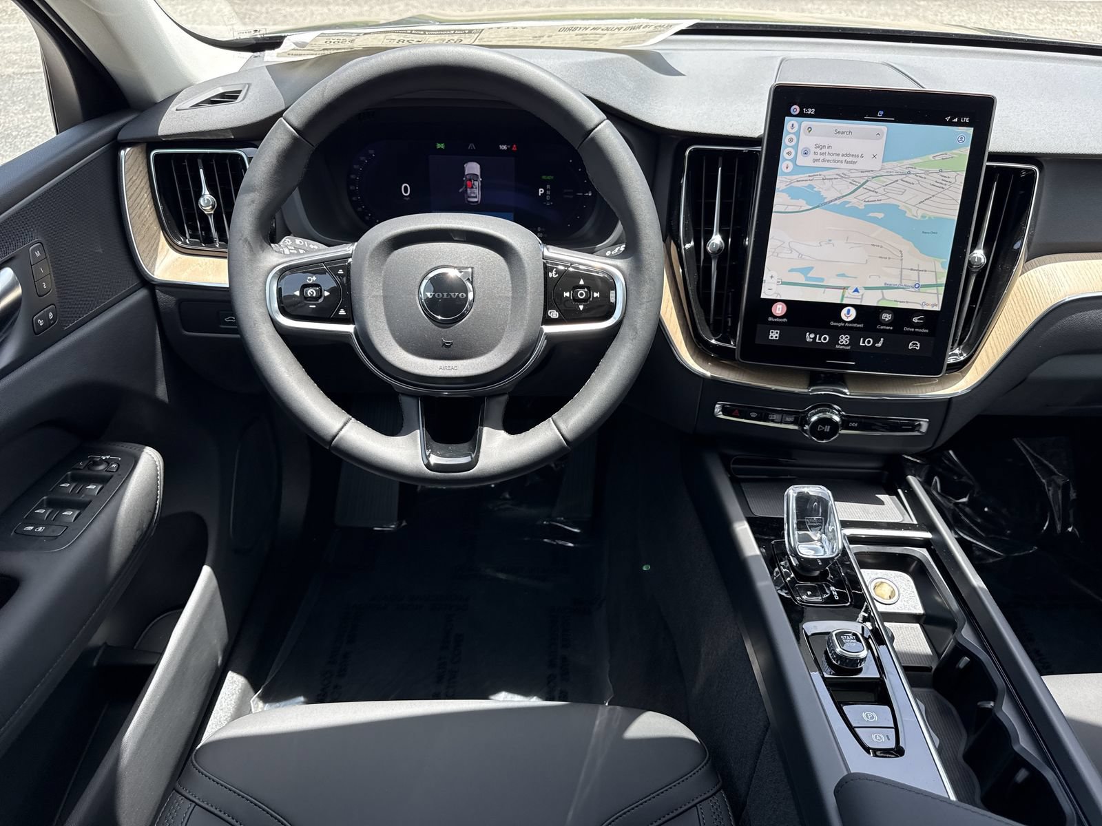 New 2026 Volvo XC60 T8 Plus w/ Protection Package Premier AWD/4WD image 16