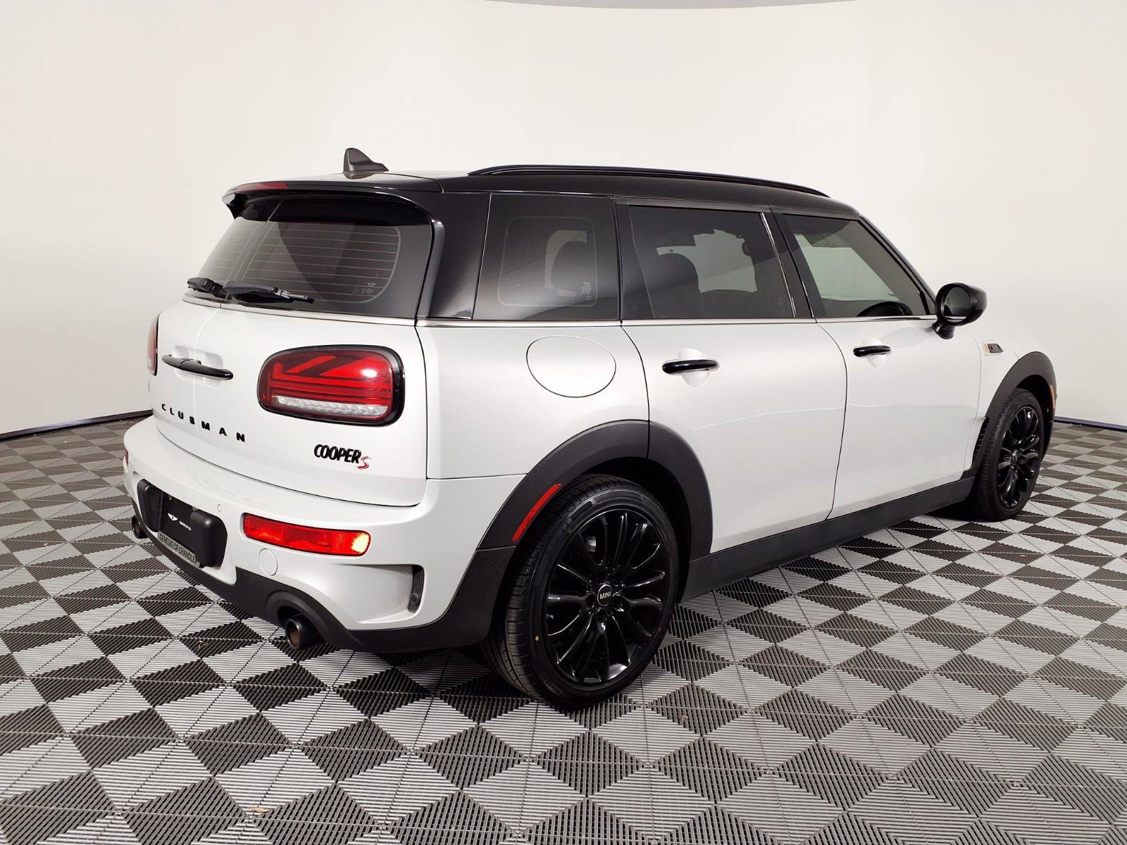 Used 2022 MINI Cooper Clubman S image 4