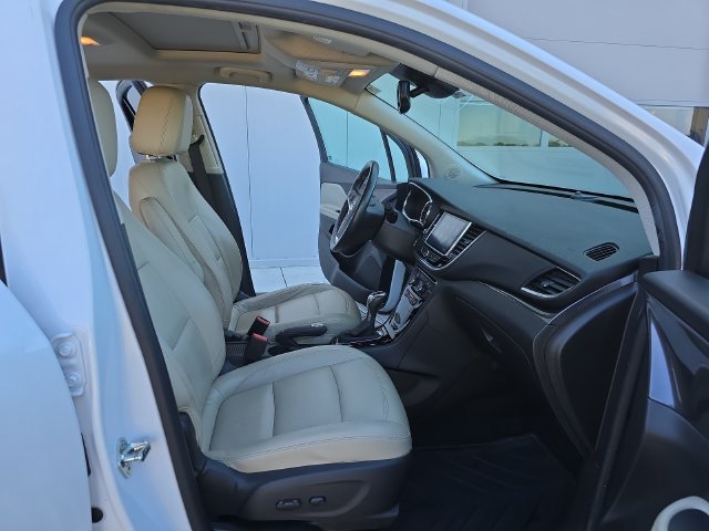 Used 2018 Buick Encore Essence w/ Experience Buick Package FWD image 11