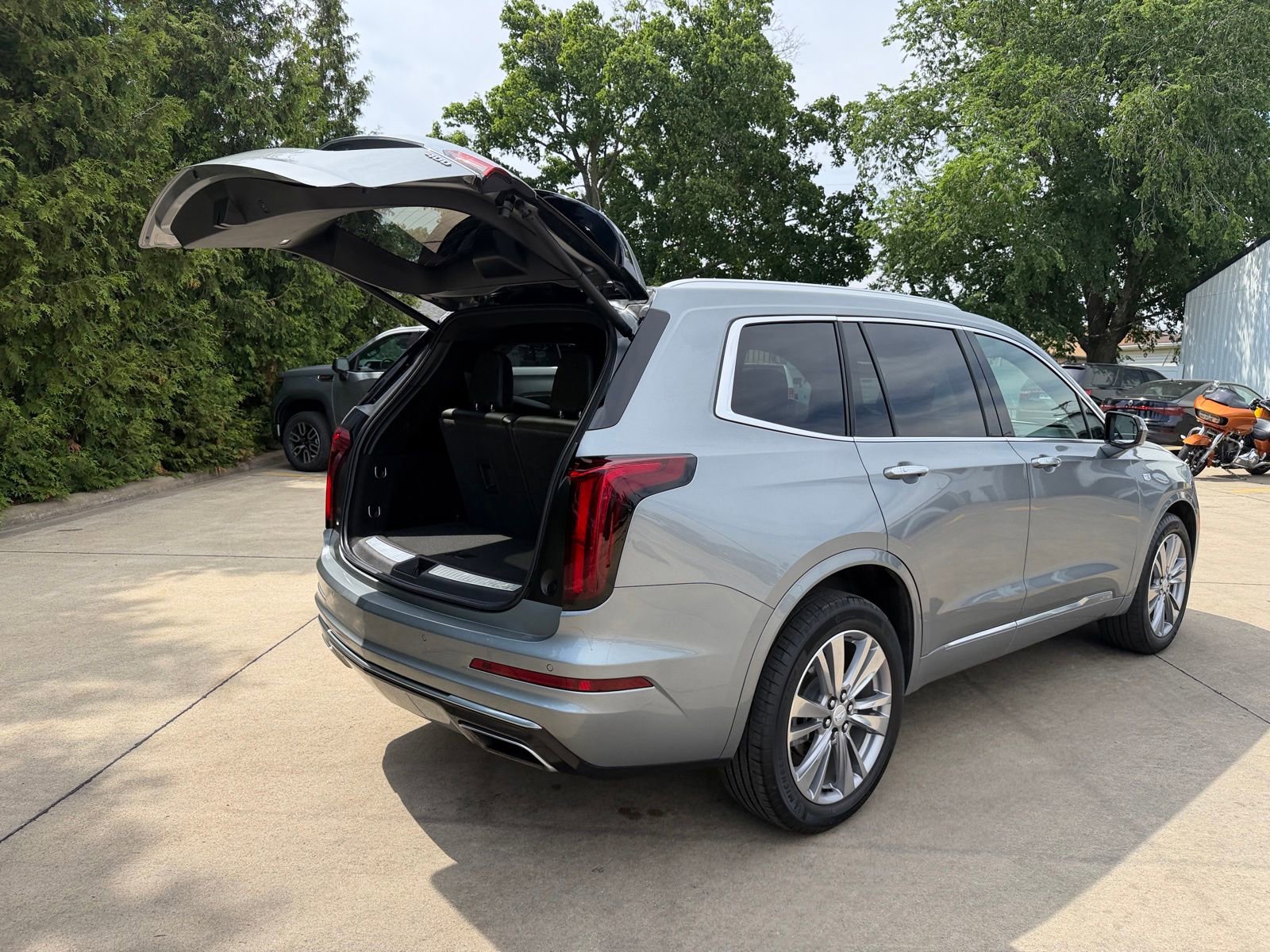 Used 2023 Cadillac XT6 Premium Luxury AWD/4WD image 9