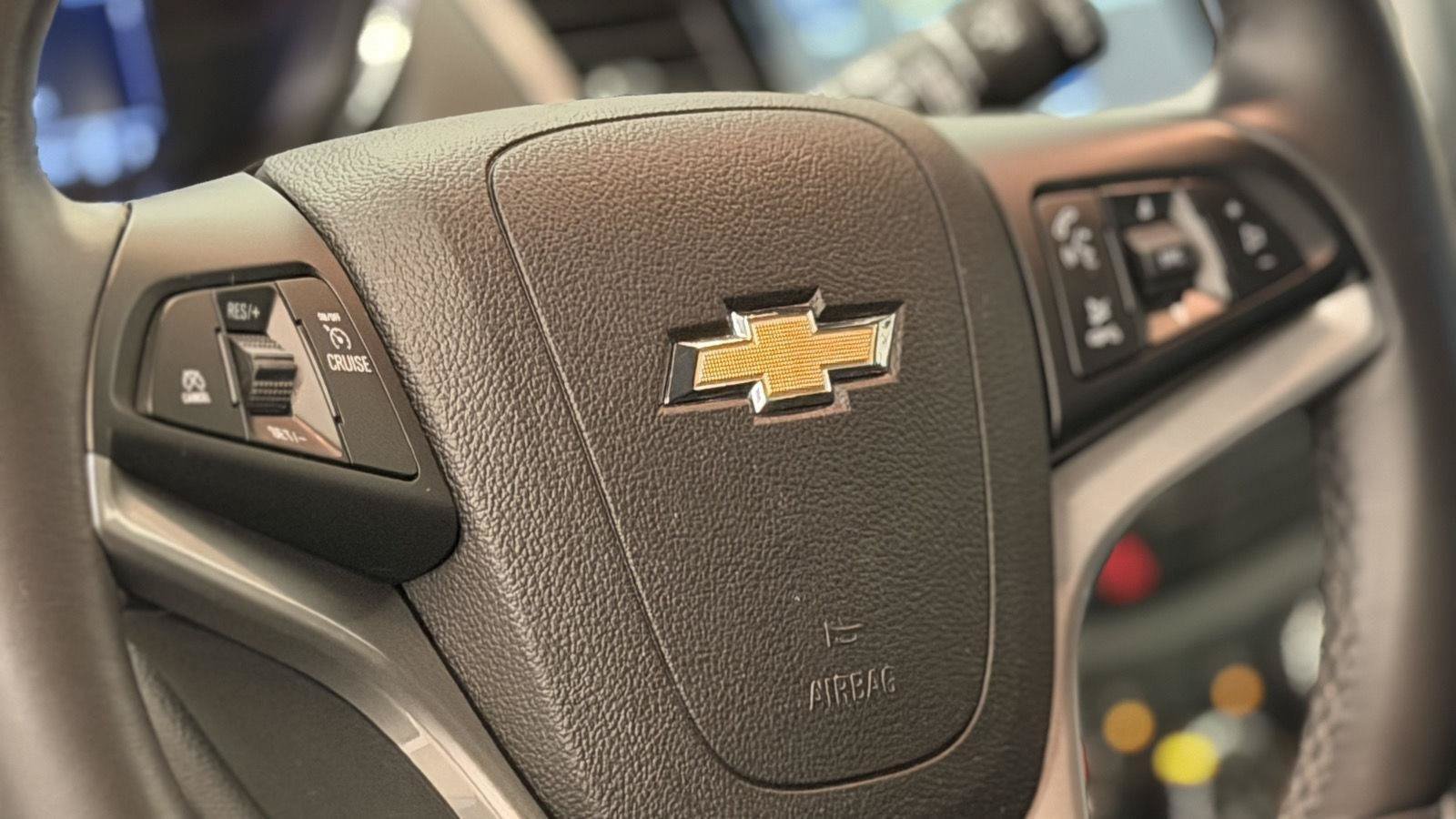 Used 2019 Chevrolet Trax LT w/ LT Convenience Package FWD image 18