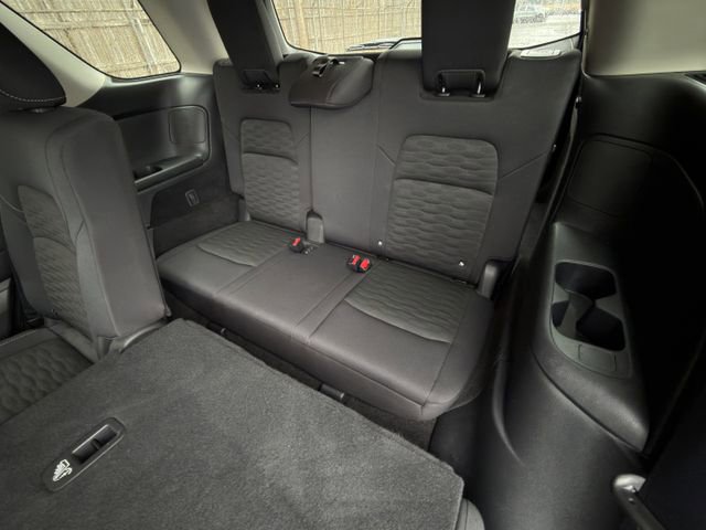 Used 2025 Nissan Pathfinder SV FWD image 19