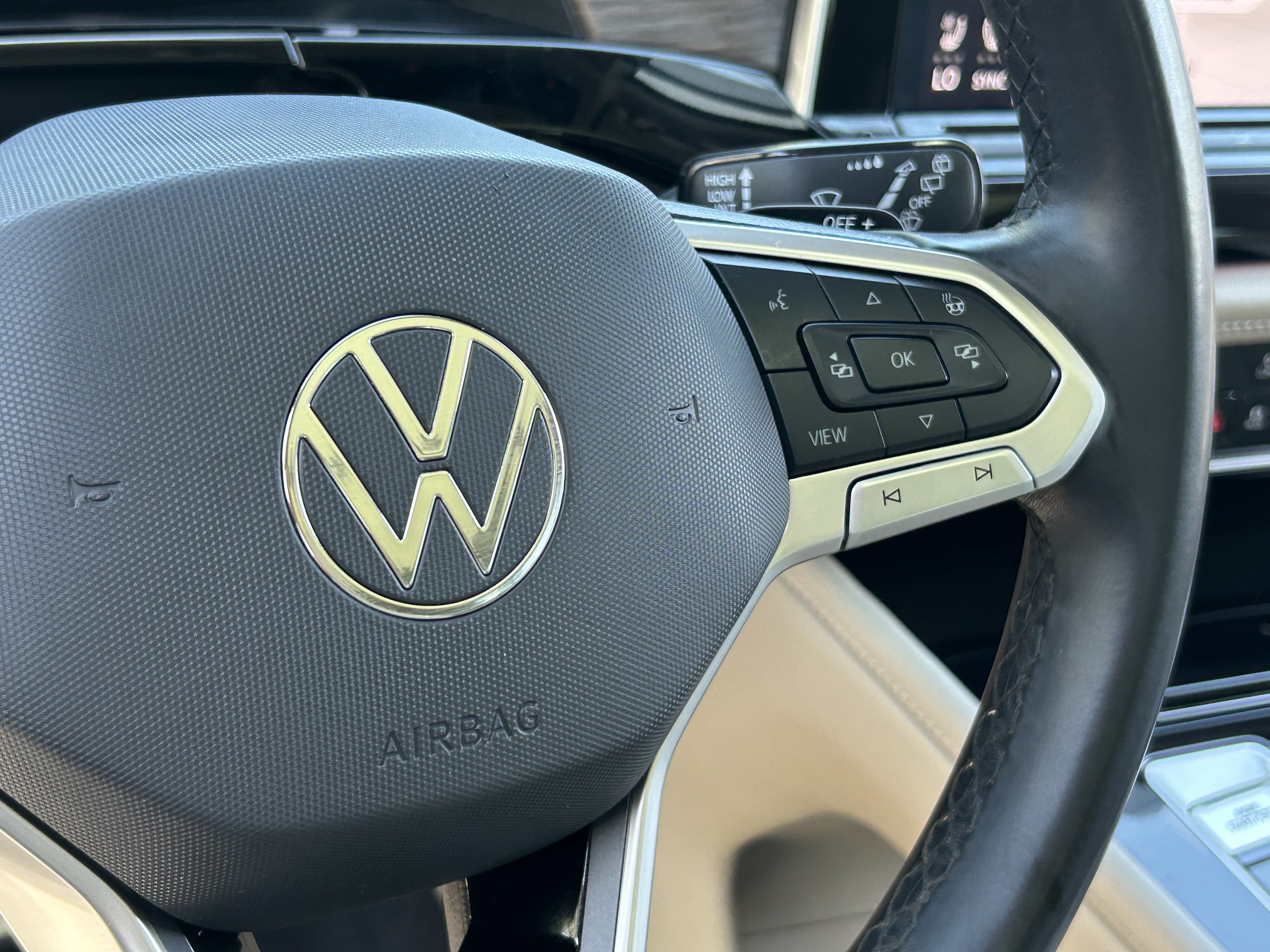 Used 2024 Volkswagen Atlas SEL Premium R-Line AWD/4WD image 27