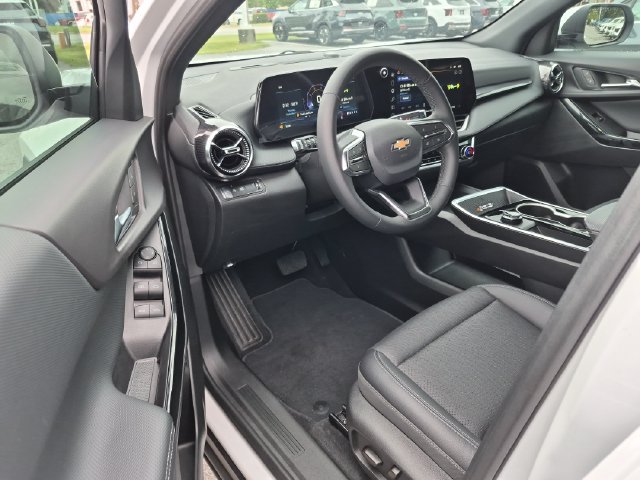 Used 2026 Chevrolet Equinox LT w/ Convenience Package II FWD image 13