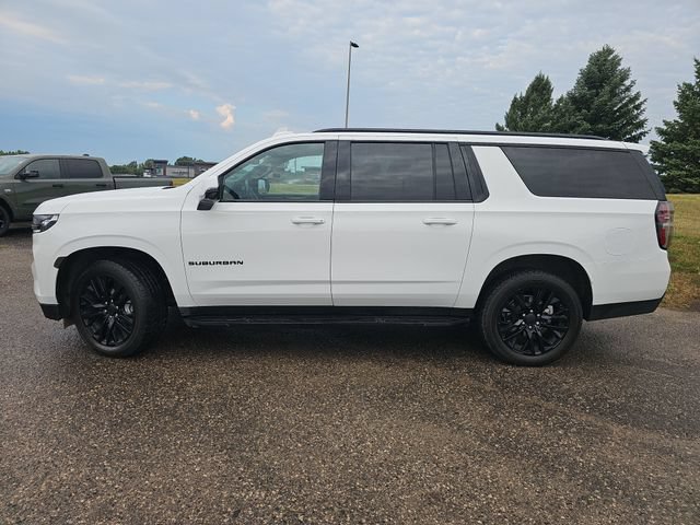 Used 2024 Chevrolet Suburban RST w/ Luxury Package AWD/4WD image 2