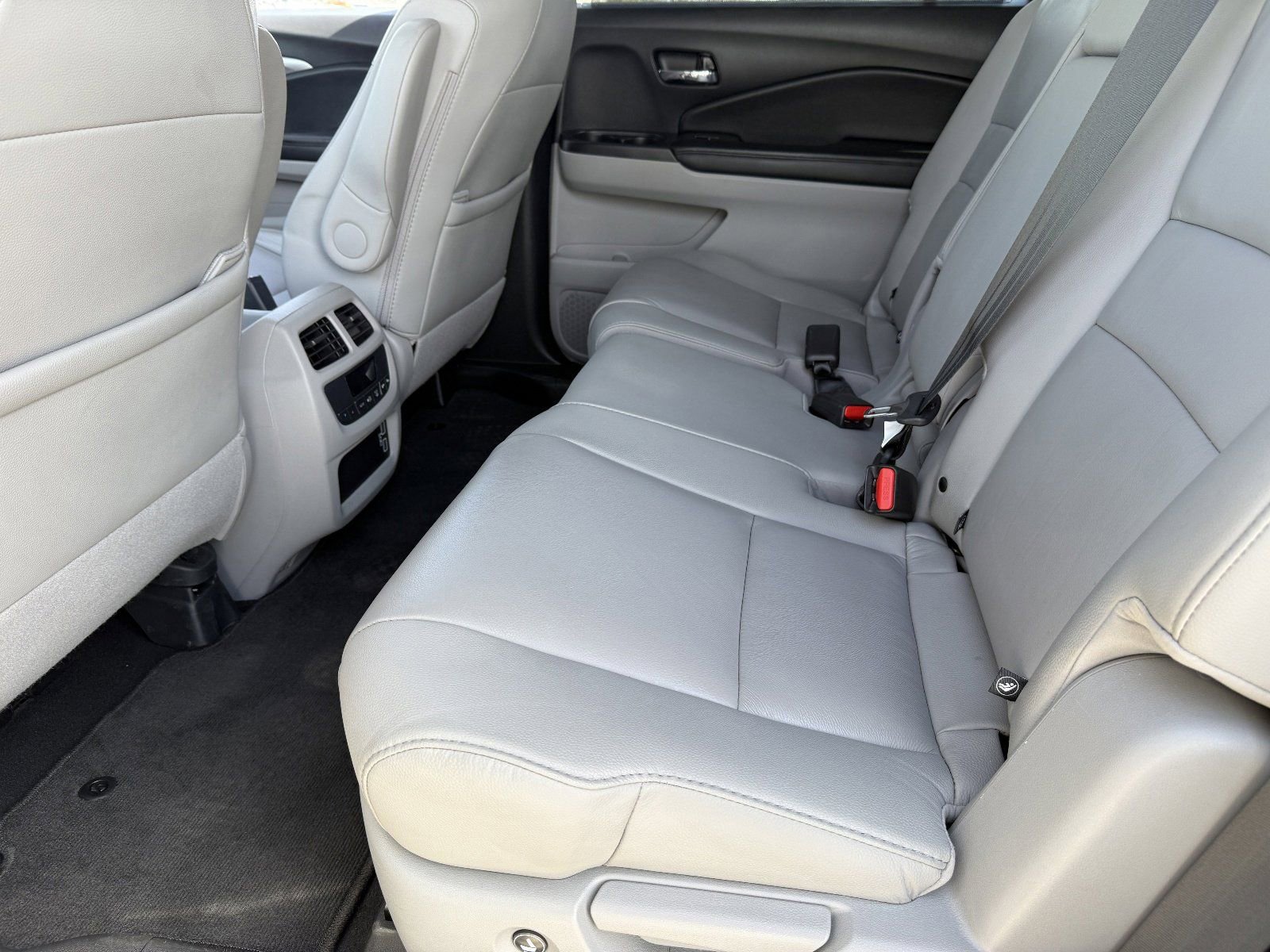 Used 2021 Honda Pilot Special Edition image 18