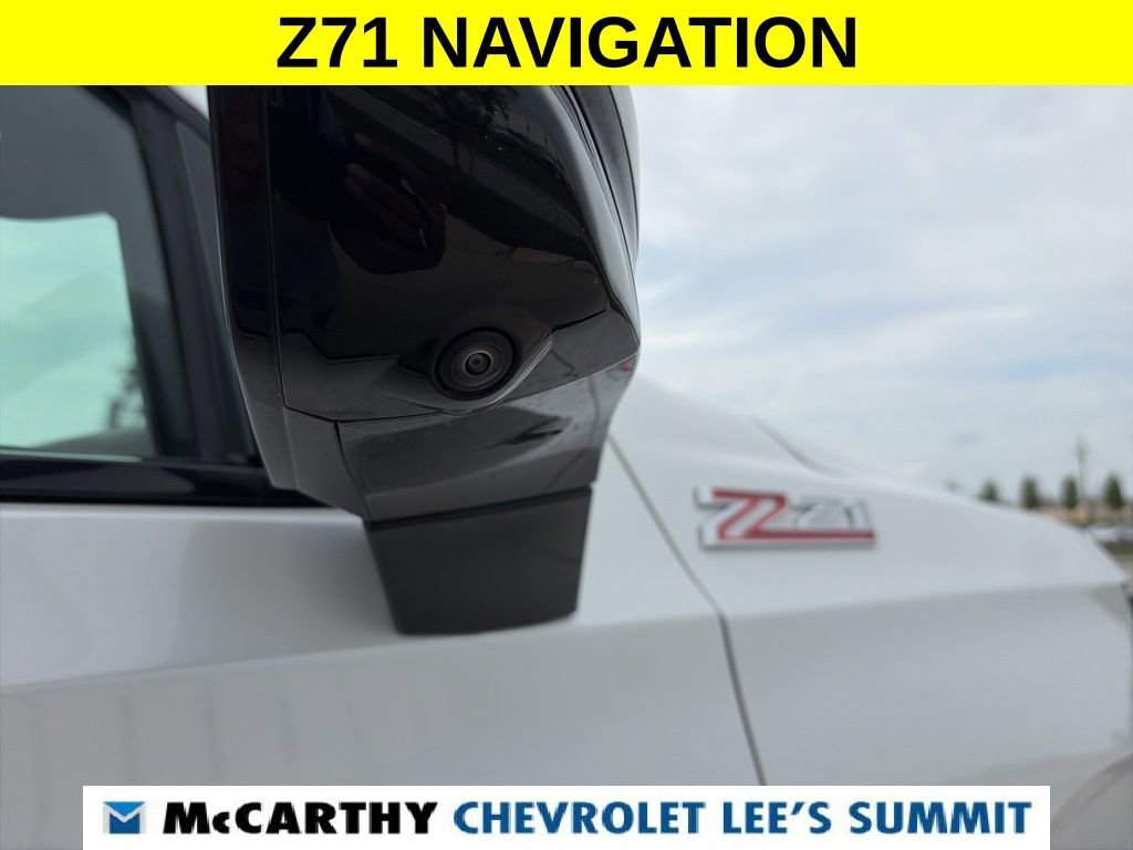 Used 2025 Chevrolet Suburban Z71 AWD/4WD image 26