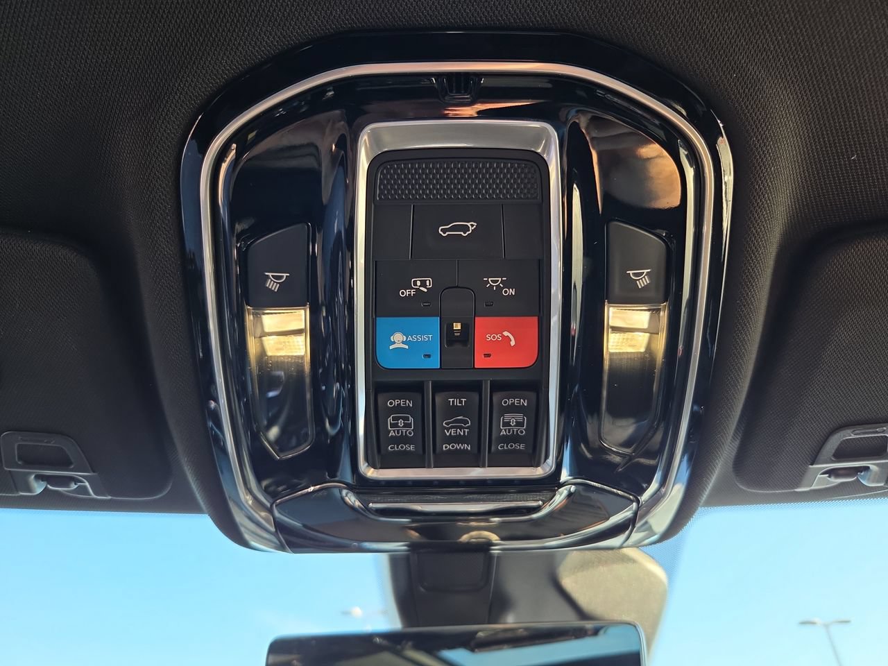 Used 2022 Jeep Grand Cherokee Overland w/ Advanced Protech Group III AWD/4WD image 26