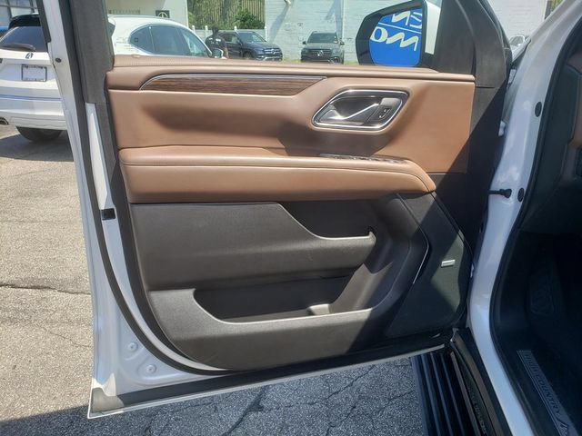 Used 2024 Chevrolet Tahoe High Country w/ Premium Package 2 AWD/4WD image 13