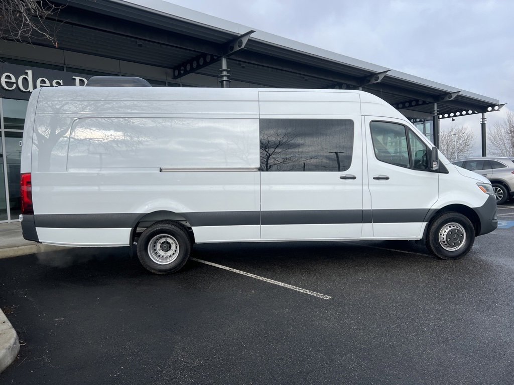 Used 2024 Mercedes-Benz Sprinter 3500 image 9