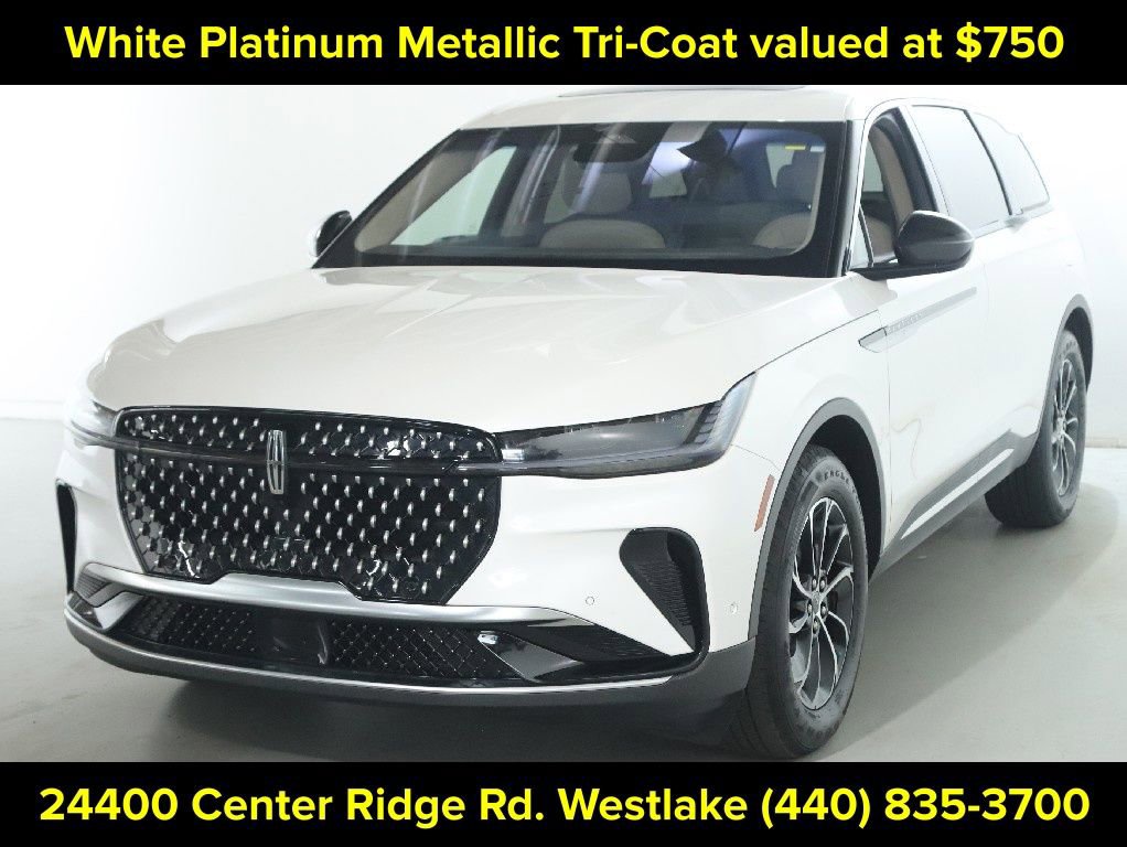 Used 2024 Lincoln Nautilus Premier w/ Equipment Group 102A image 4