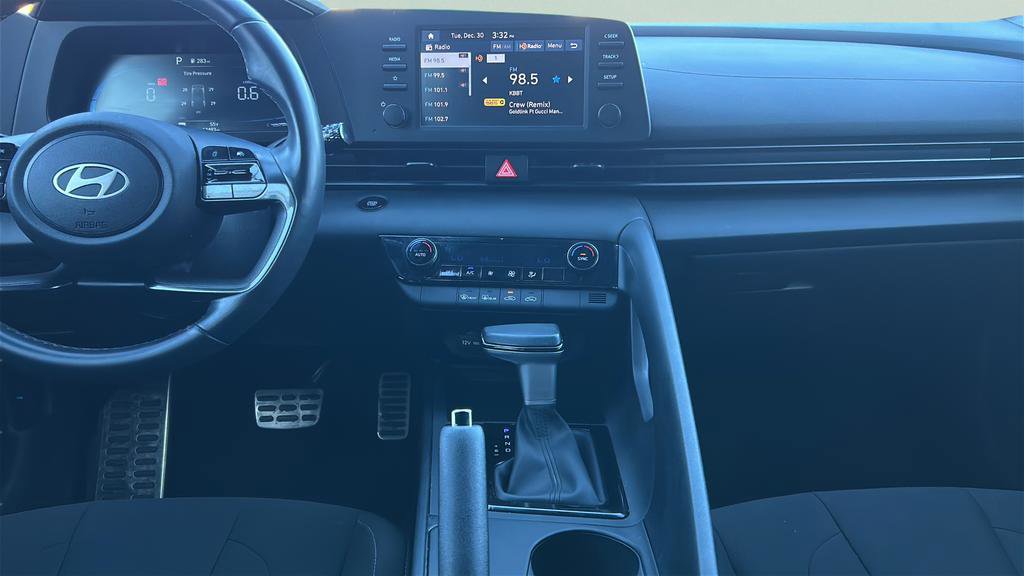 Certified 2025 Hyundai Elantra Sport image 20