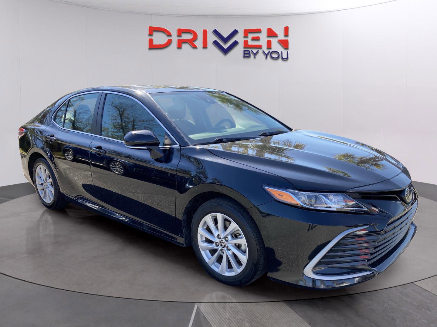 Used 2024 Toyota Camry LE image 8