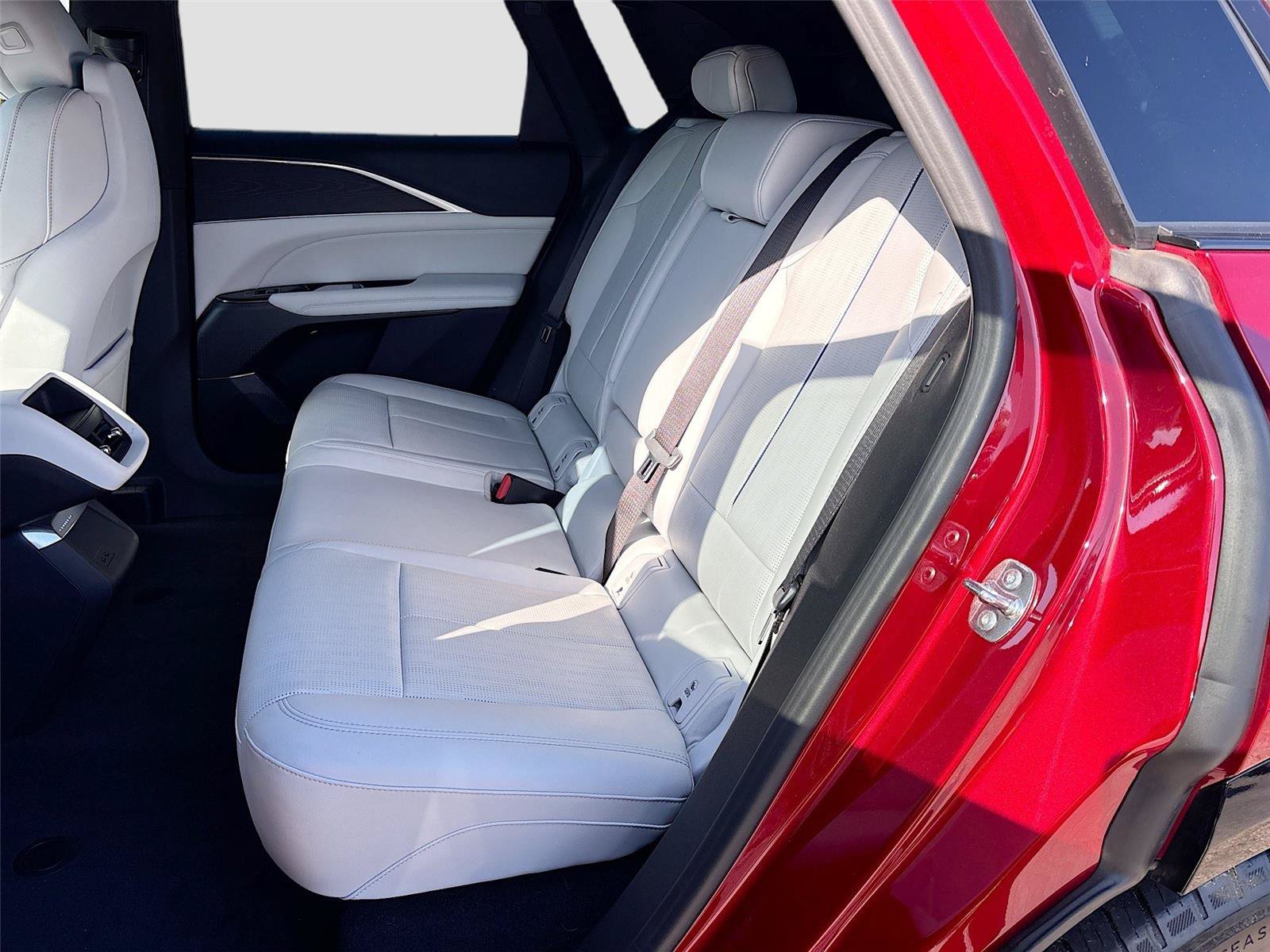 Used 2024 Cadillac Lyriq Sport RWD image 23
