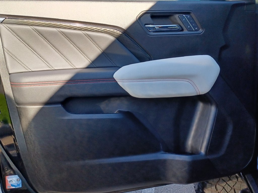 Used 2024 GMC Canyon AT4X w/ AT4X AEV Edition AWD/4WD image 7