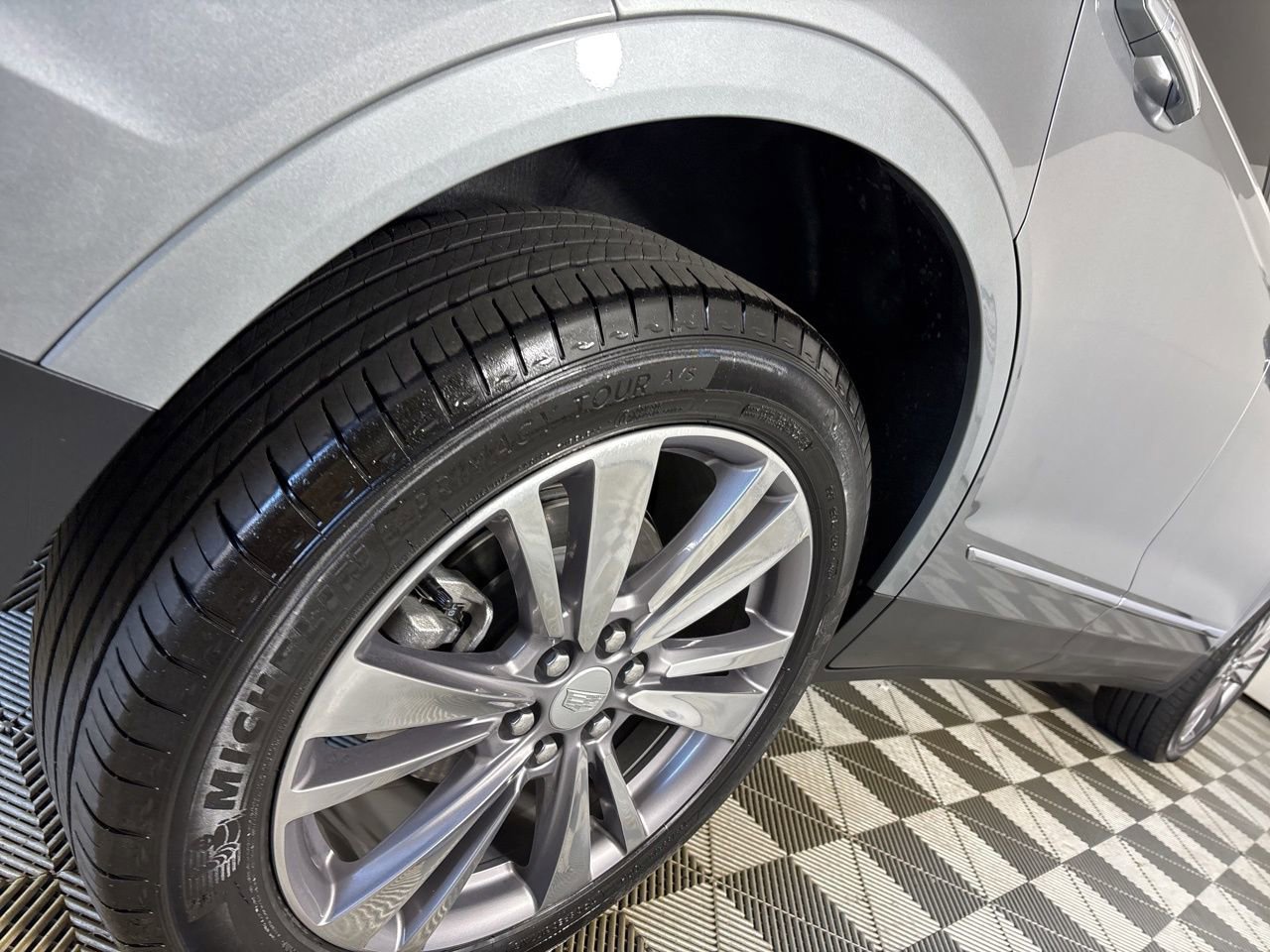 Used 2025 Cadillac XT5 Premium Luxury image 35