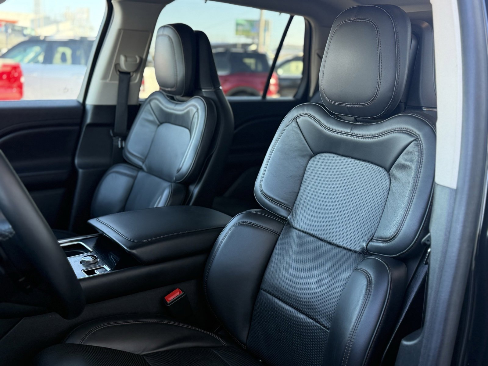 Used 2023 Lincoln Aviator Reserve w/ Equipment Group 201A image 7