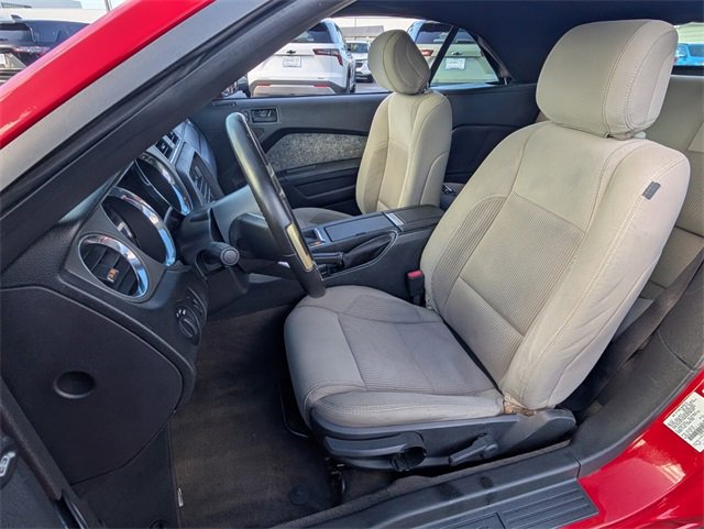 Used 2014 Ford Mustang Convertible image 6