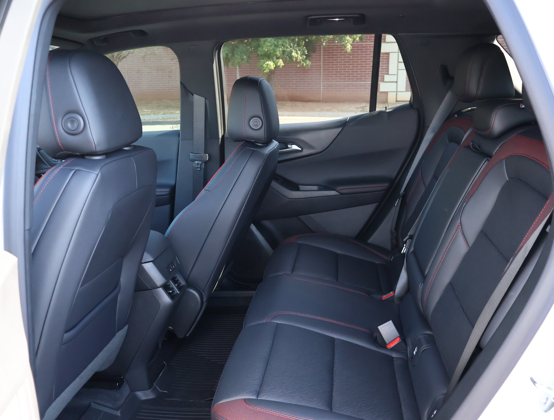 New 2027 Chevrolet Equinox RS w/ Safety and Technology Package FWD image 24
