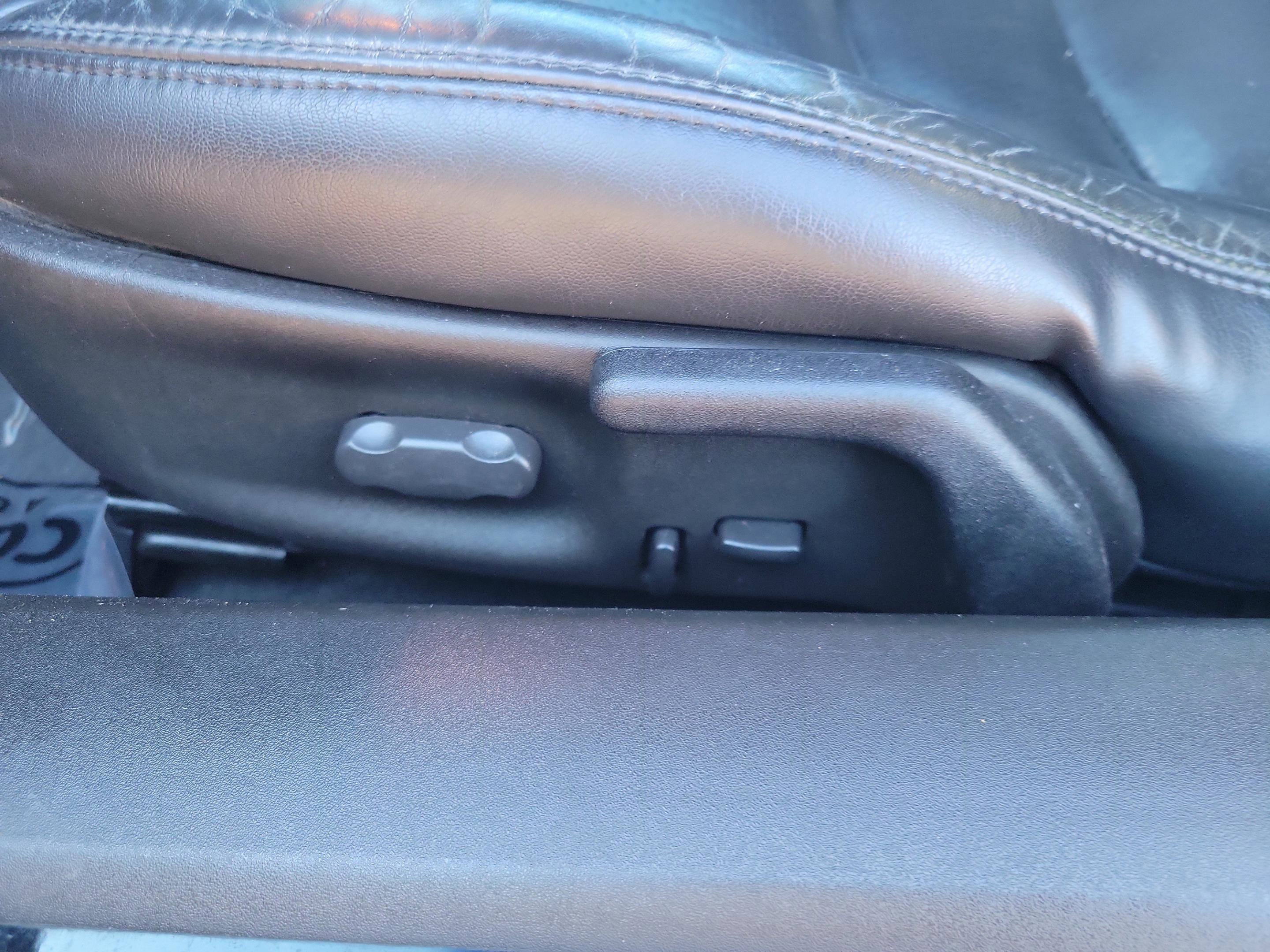 Used 2008 Chevrolet Corvette Convertible w/ Preferred Equipment Group image 9