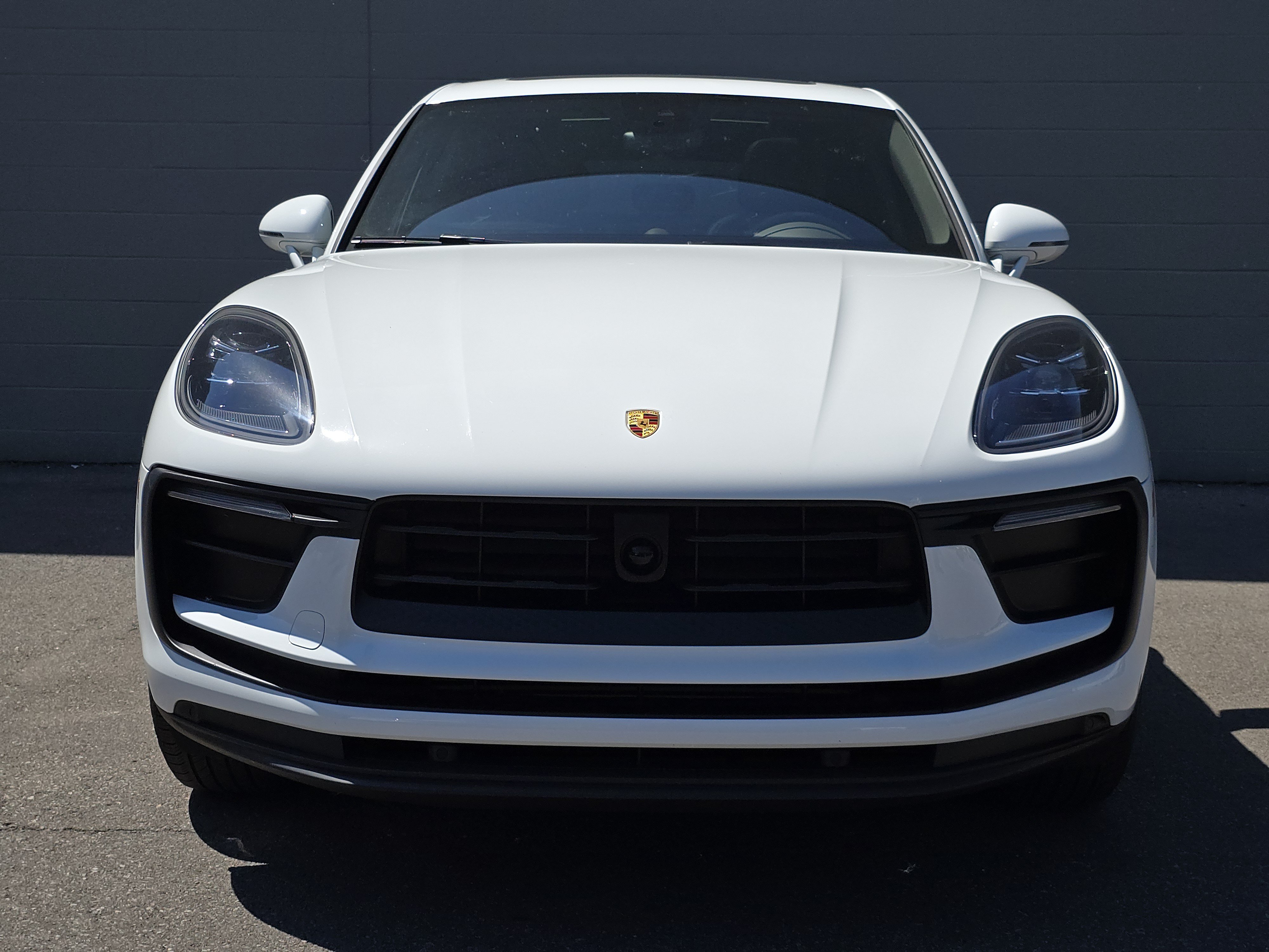 Certified 2023 Porsche Macan AWD/4WD image 6