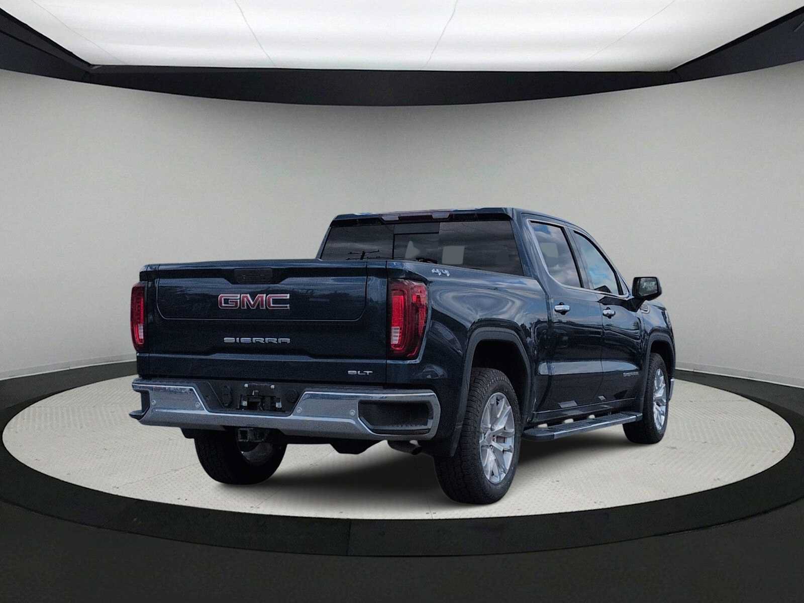 Used 2021 GMC Sierra 1500 SLT w/ SLT Premium Plus Package AWD/4WD image 8