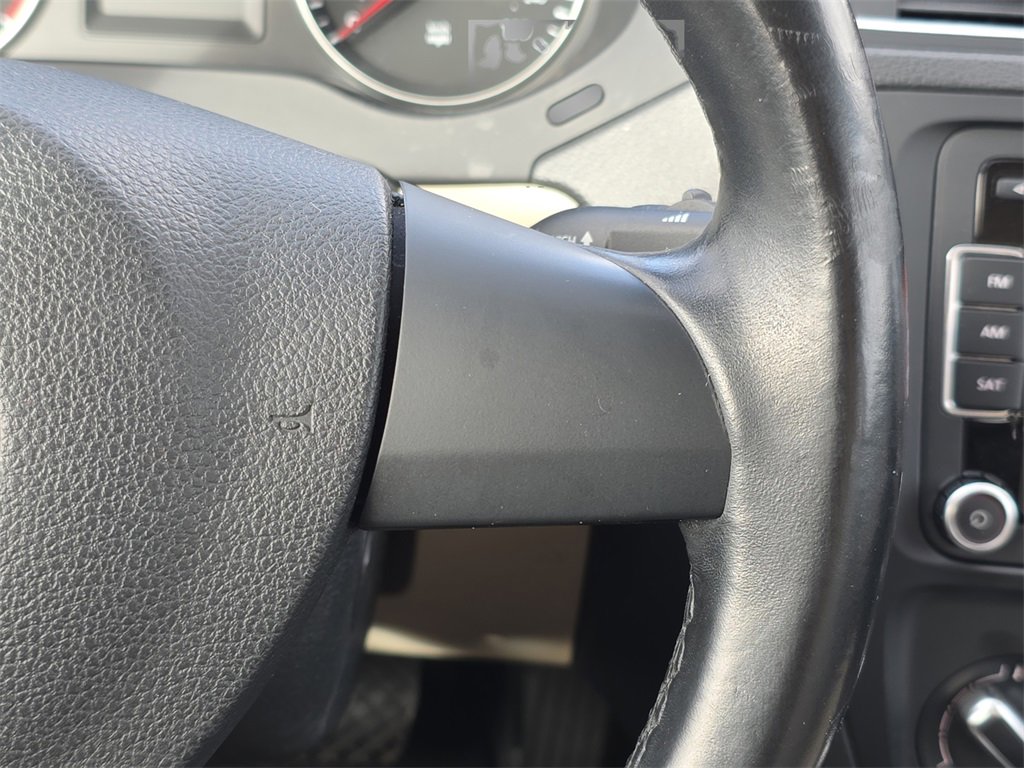 Used 2014 Volkswagen Jetta SE image 25