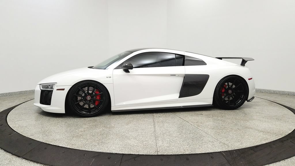 Used 2017 Audi R8 V10 w/ Carbon Exterior Package AWD/4WD image 2