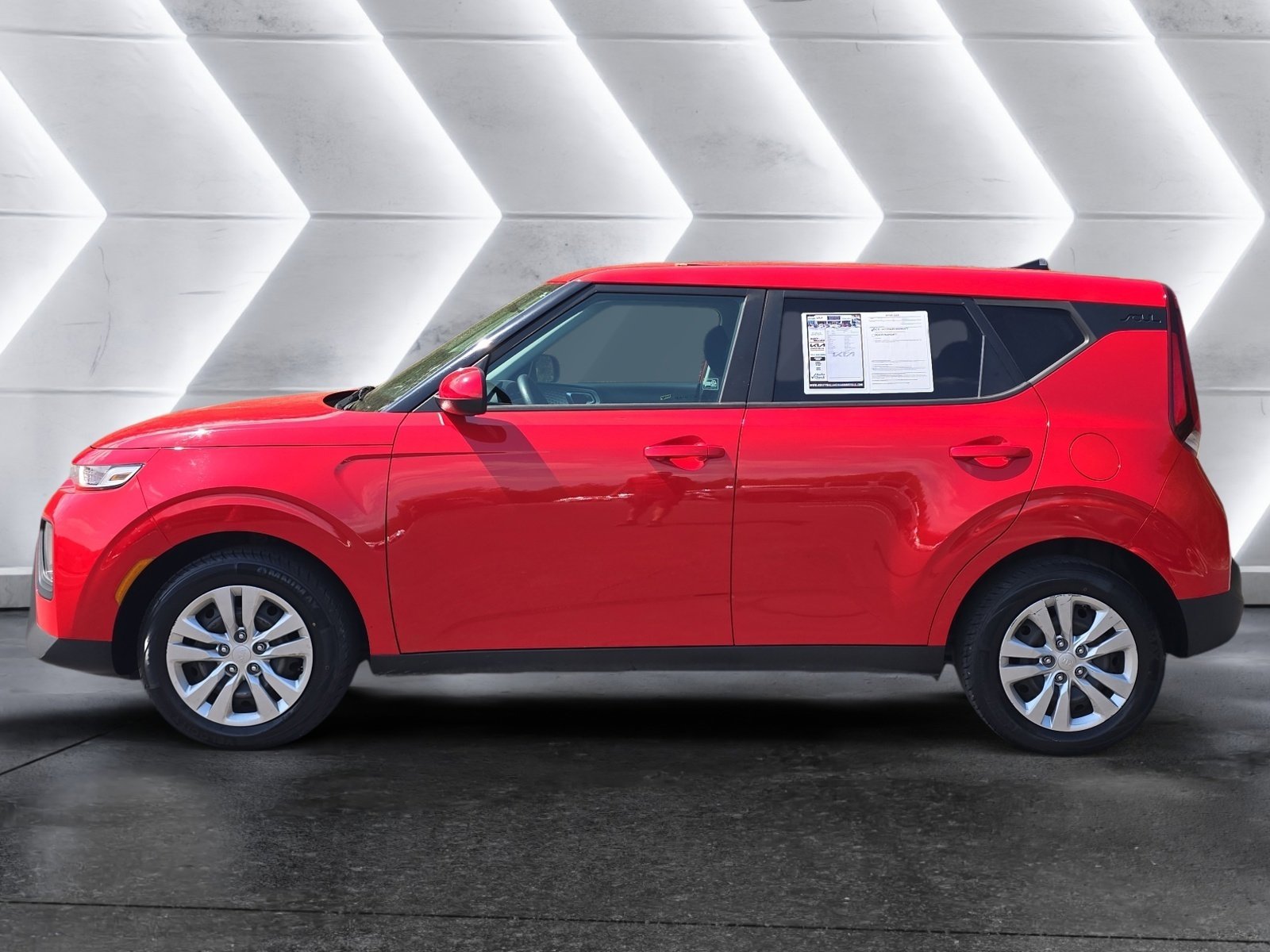 Used 2021 Kia Soul LX FWD image 2