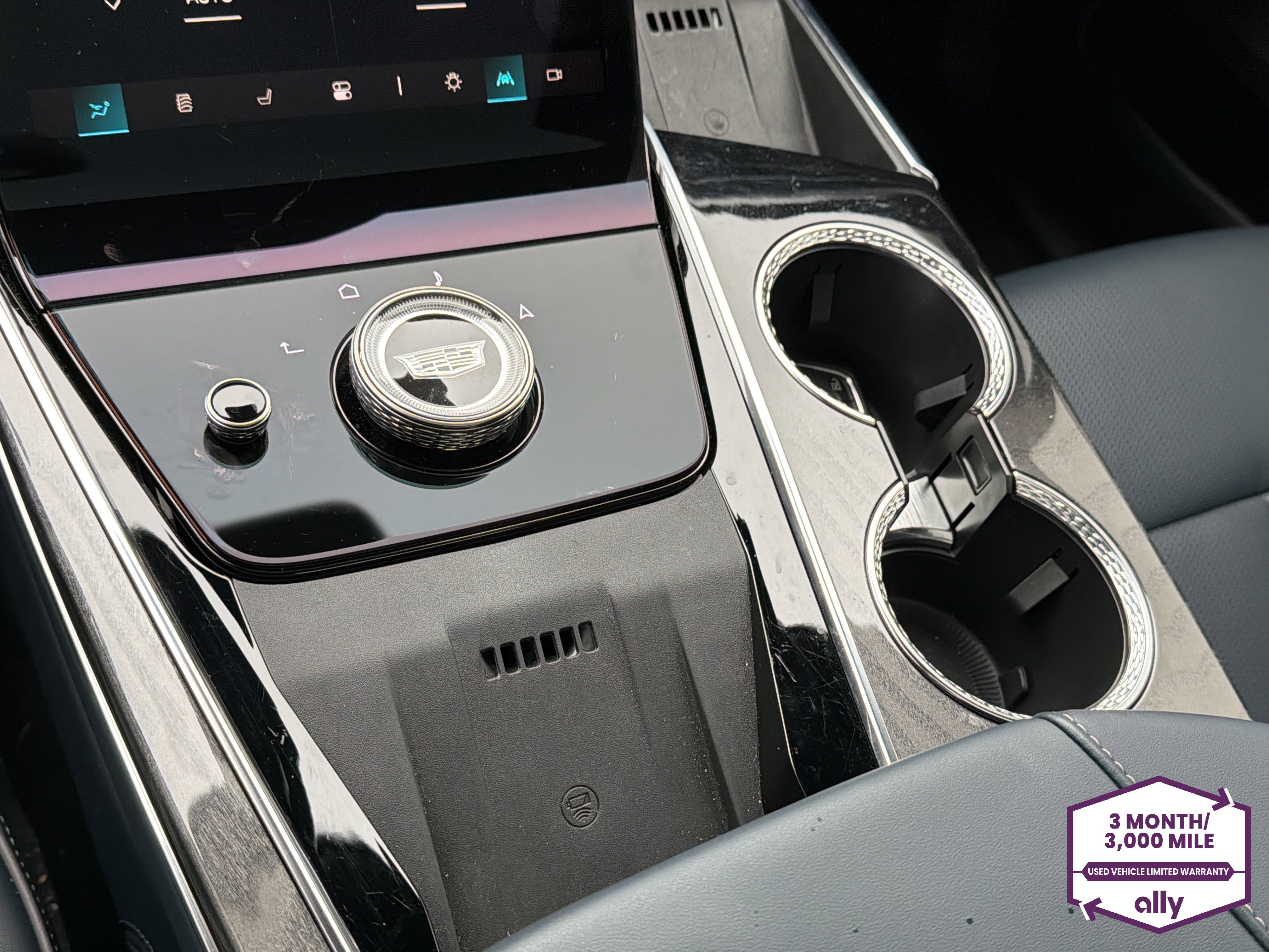 Used 2025 Cadillac Escalade IQ Sport 2 w/ LPO, ONYX Package image 26