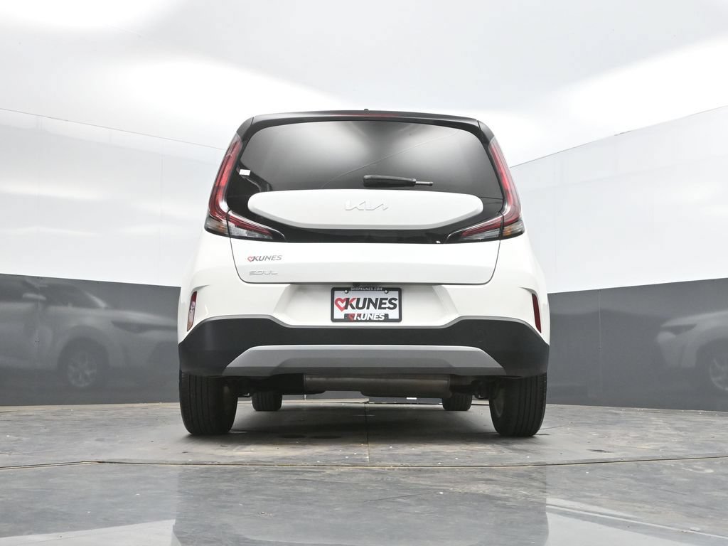 Used 2025 Kia Soul LX w/ LX Technology Package FWD image 36