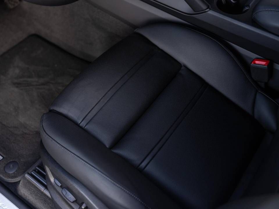 Certified 2026 Porsche Cayenne AWD/4WD image 19