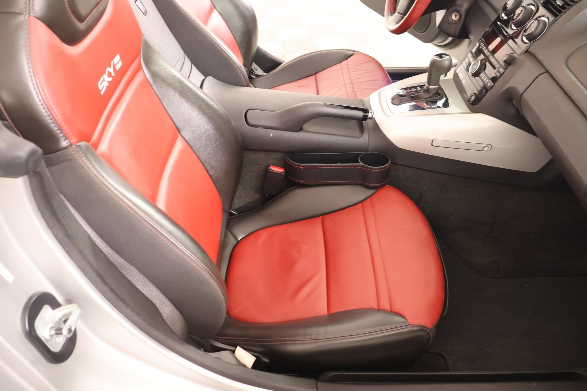 Used 2009 Saturn Sky Red Line RWD image 10