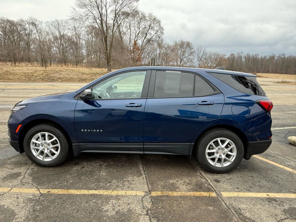 Certified 2023 Chevrolet Equinox LS w/ LS Convenience Package image 3