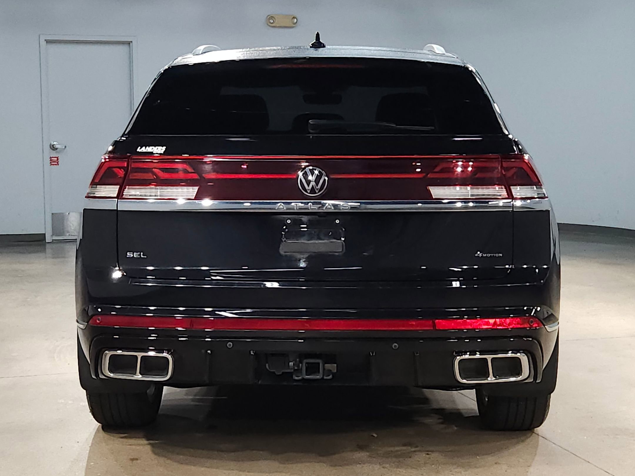 Used 2024 Volkswagen Atlas Cross Sport SEL R-Line image 6