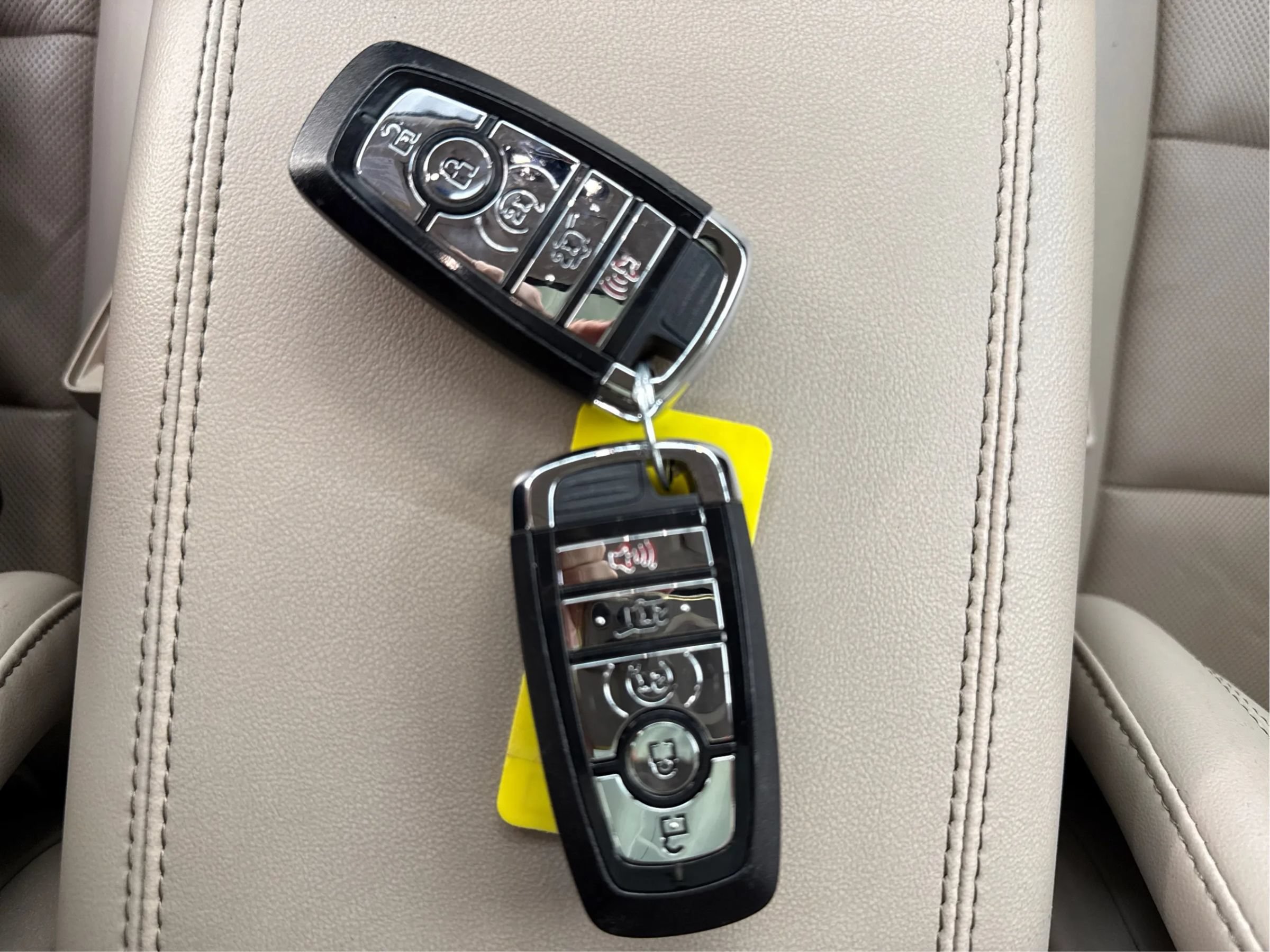 Used 2022 Lincoln Corsair AWD w/ Premium Package image 40