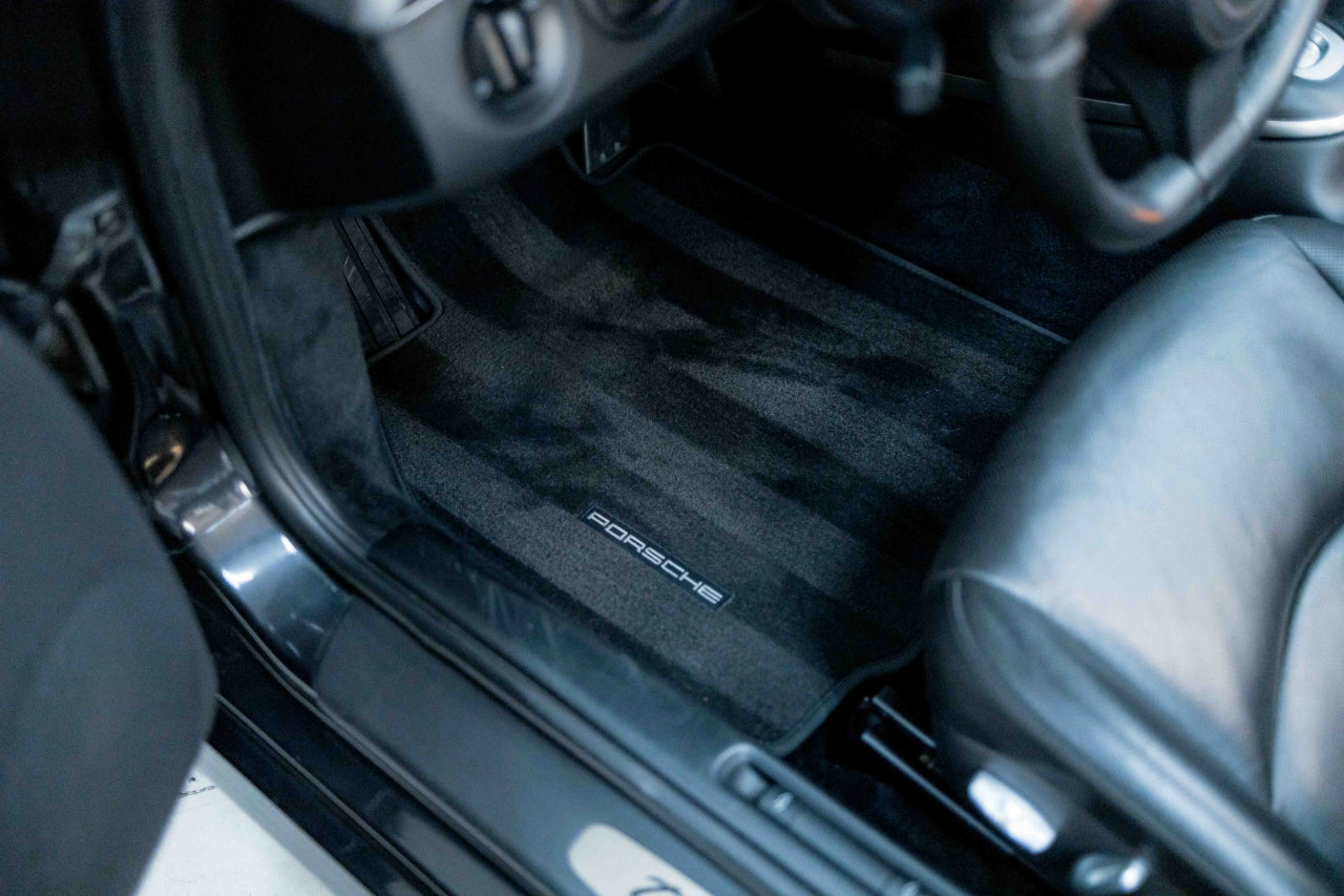 Used 2011 Porsche 911 Turbo S image 40