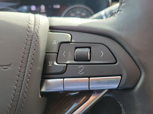 Used 2025 Cadillac XT6 Premium Luxury w/ Platinum Package AWD/4WD image 24