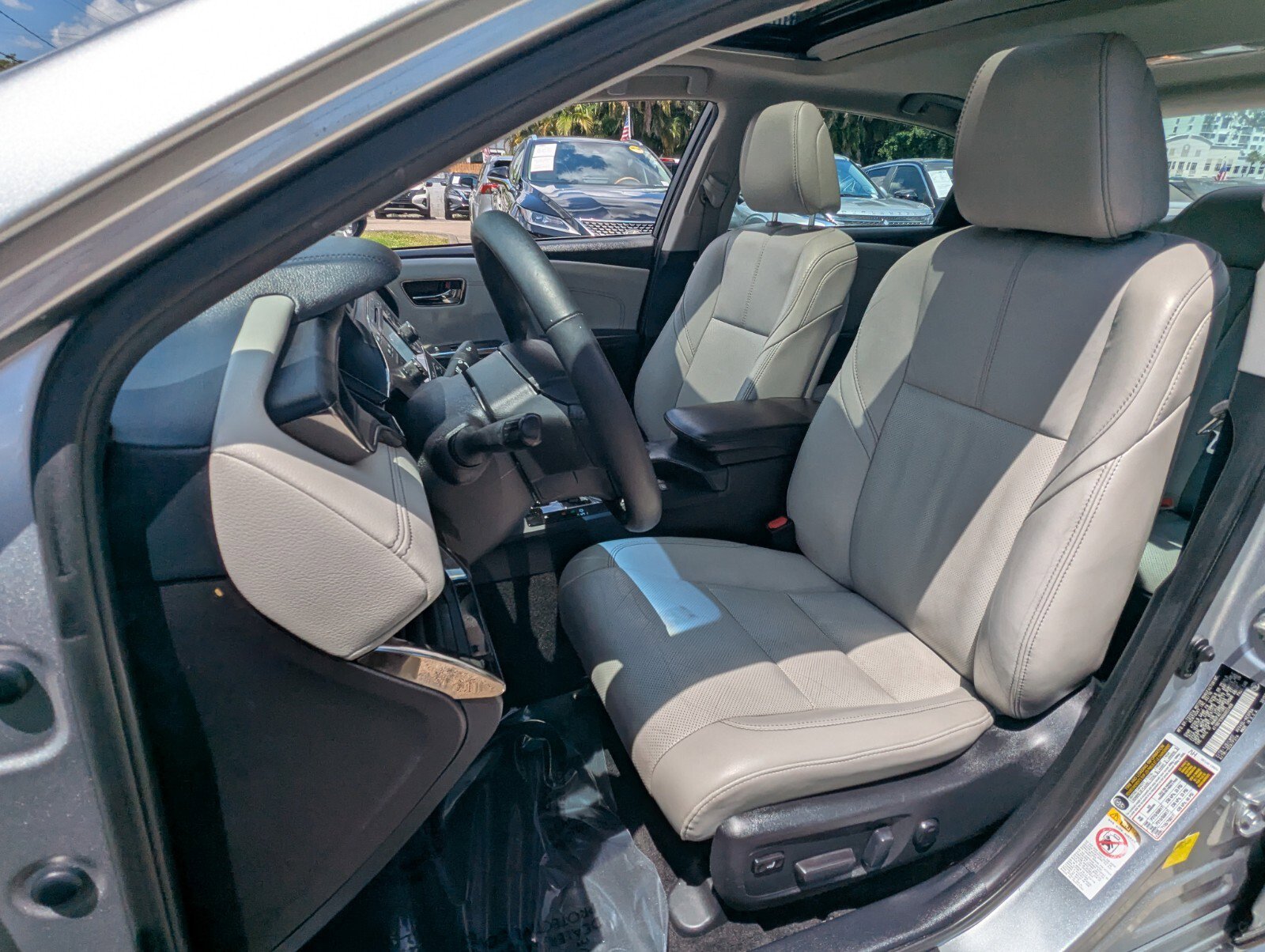 Used 2016 Toyota Avalon Limited w/ Toyota Safety Sense Package FWD image 10