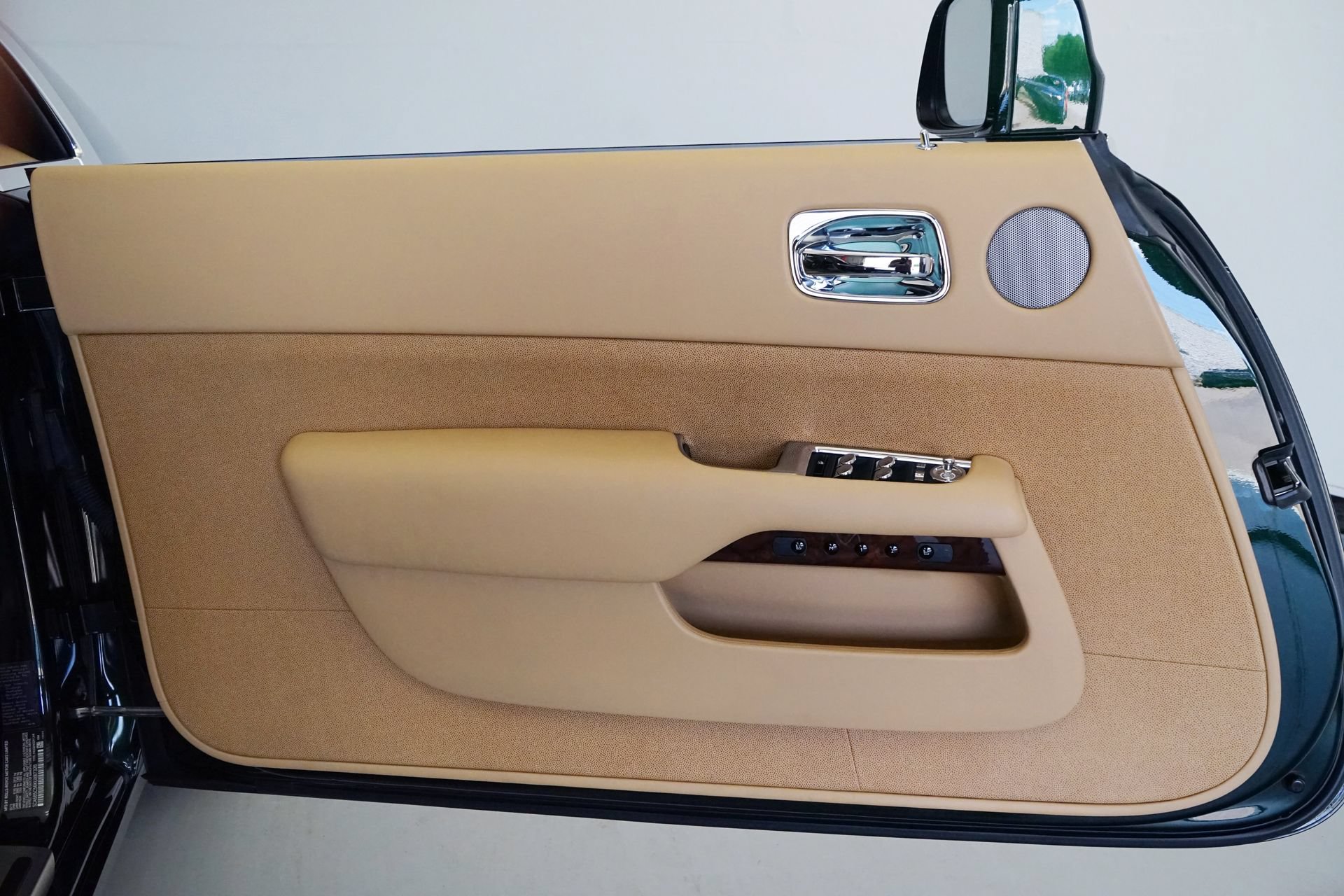 Used 2019 Rolls-Royce Wraith RWD image 25