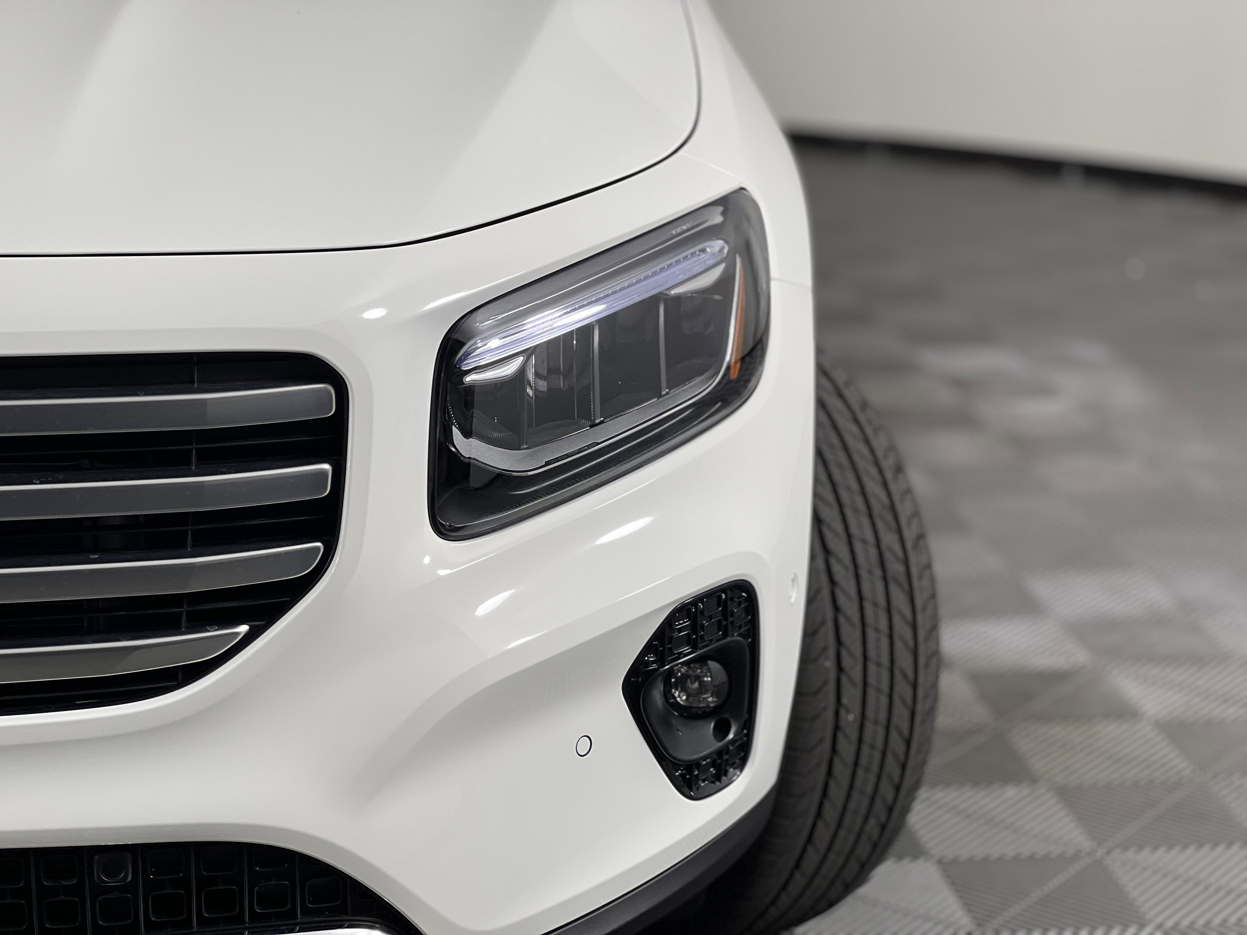 Used 2025 Mercedes-Benz GLB 250 4MATIC image 7