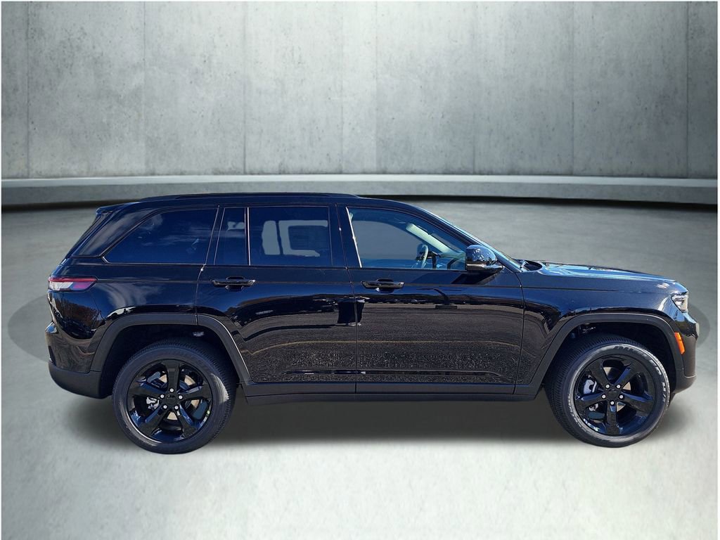 New 2025 Jeep Grand Cherokee Altitude image 6