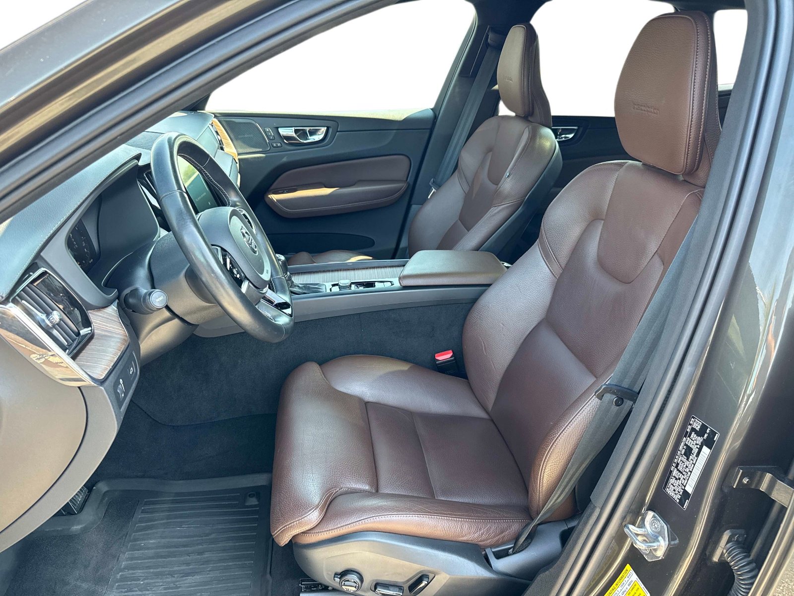 Used 2020 Volvo XC60 T6 Inscription w/ Protection Package Premier image 22