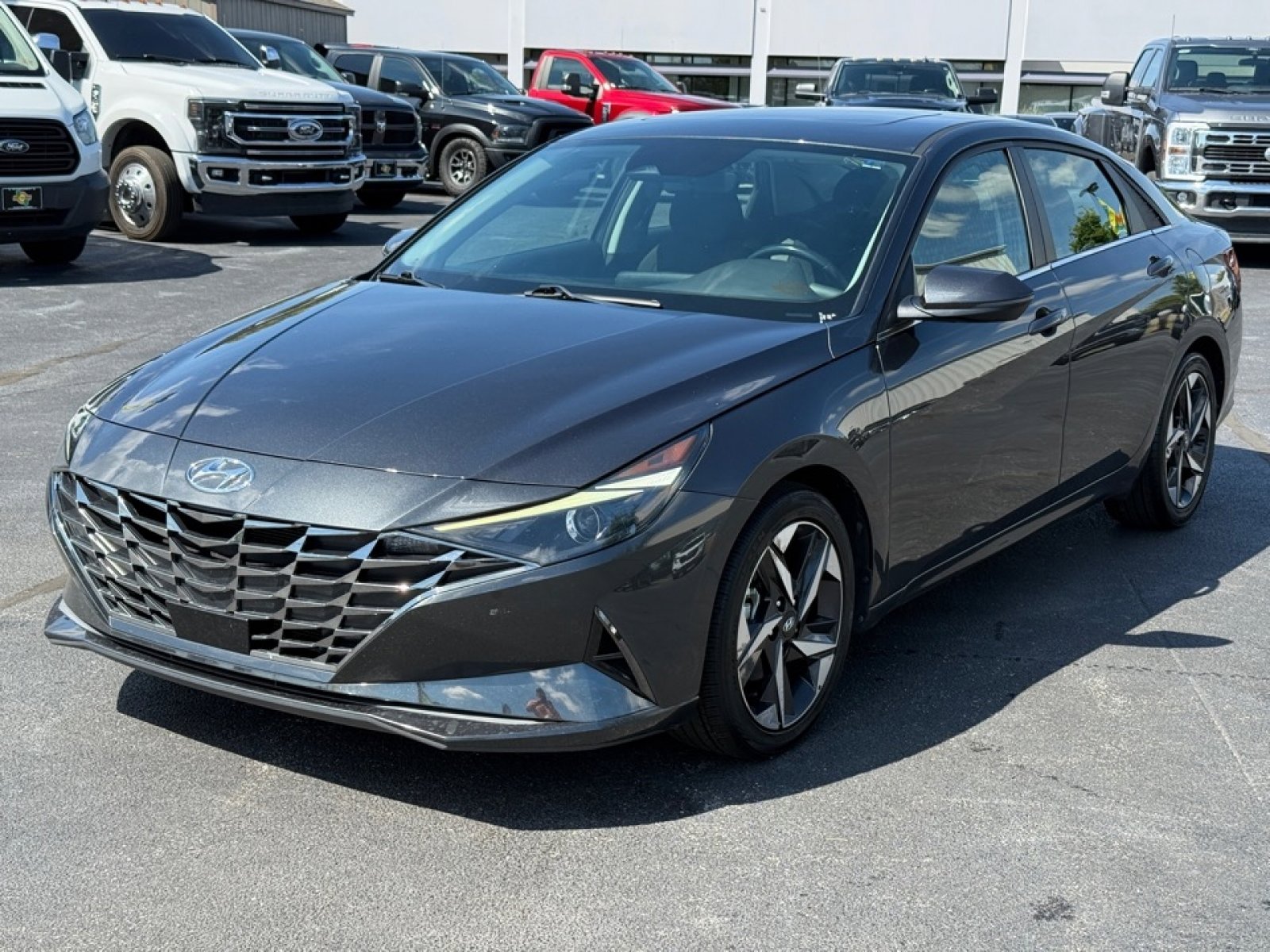 Used 2021 Hyundai Elantra SEL w/ Convenience + Premium Package image 4